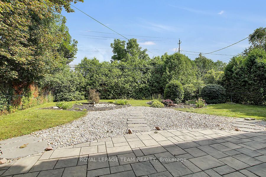31 Ross Street Property Photo 48