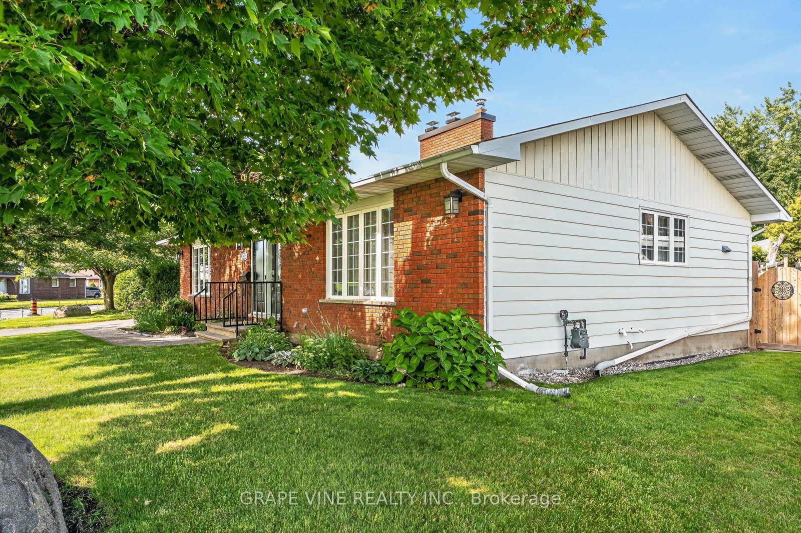 1486 Ridgebrook Drive Property Photo 4