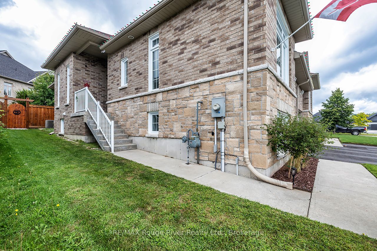 1297 Alder Road Property Photo 2