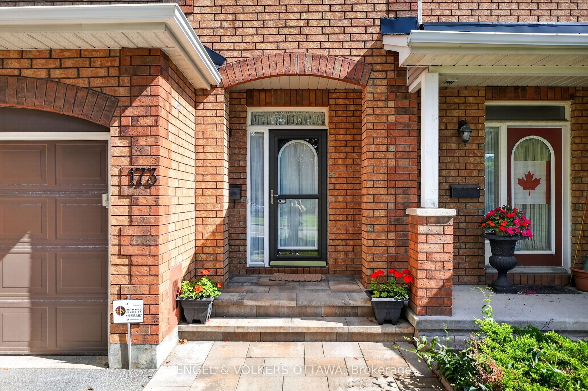 173 Hearst Way Property Photo 3