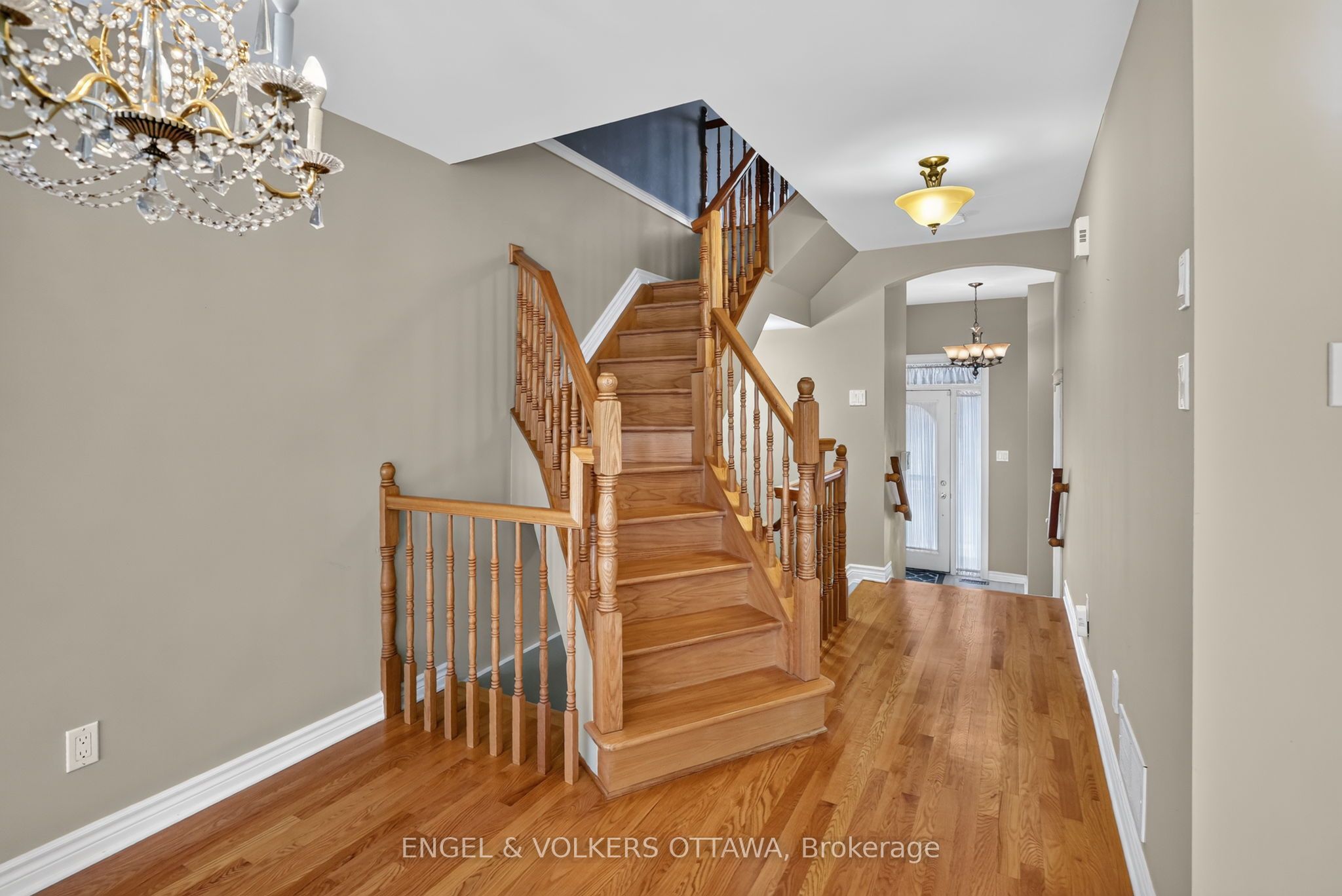 173 Hearst Way Property Photo 5