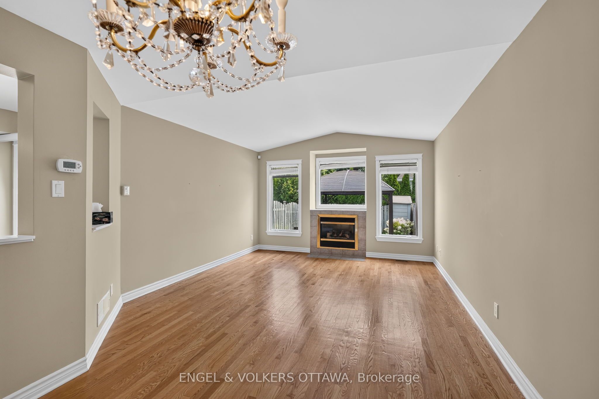 173 Hearst Way Property Photo 8