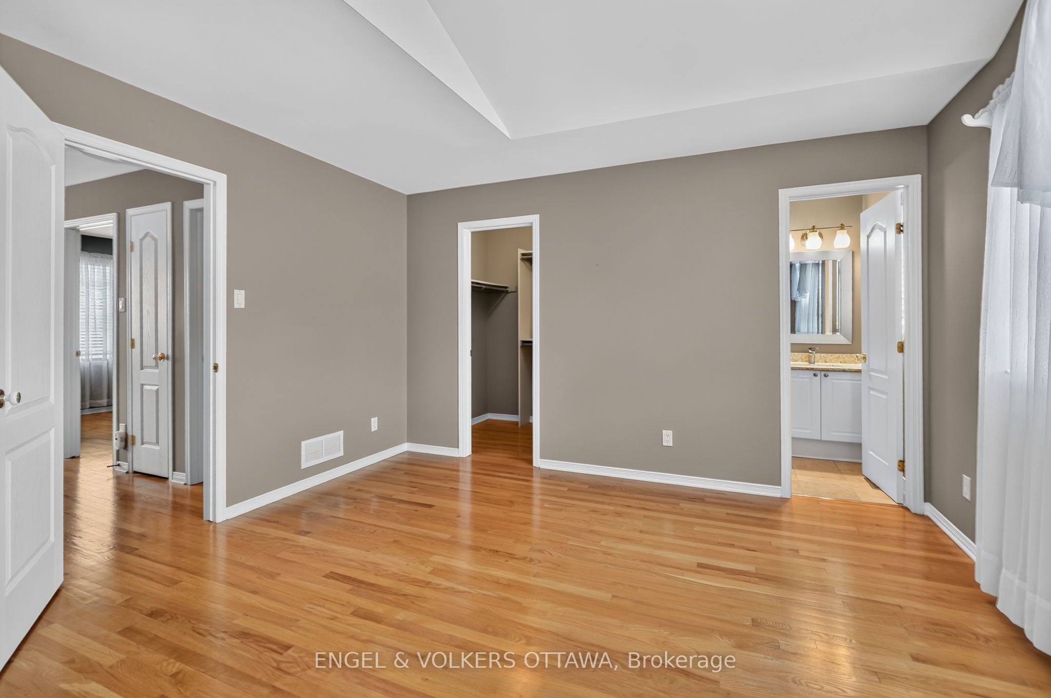 173 Hearst Way Property Photo 17
