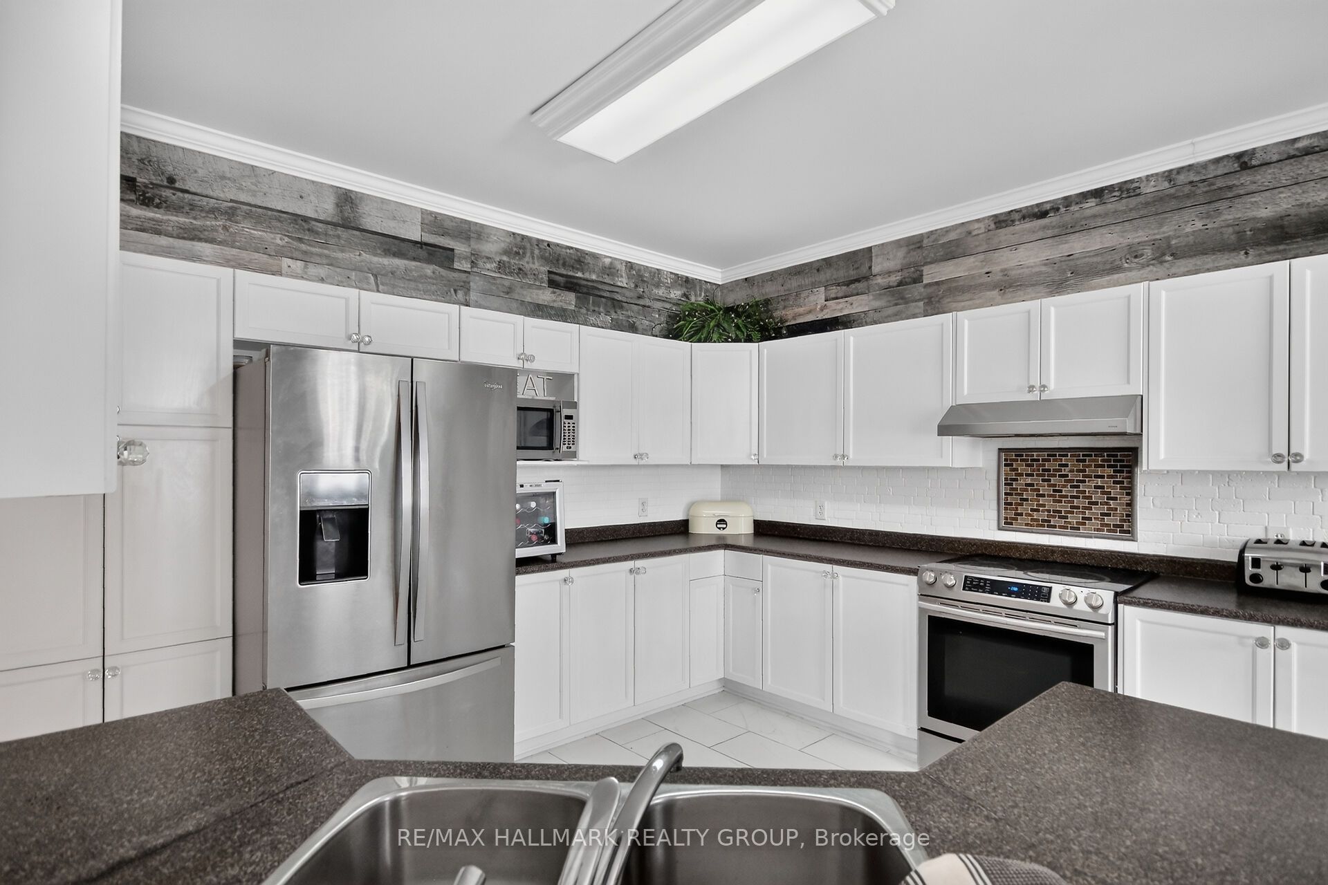 222 Deercroft Avenue Property Photo 12