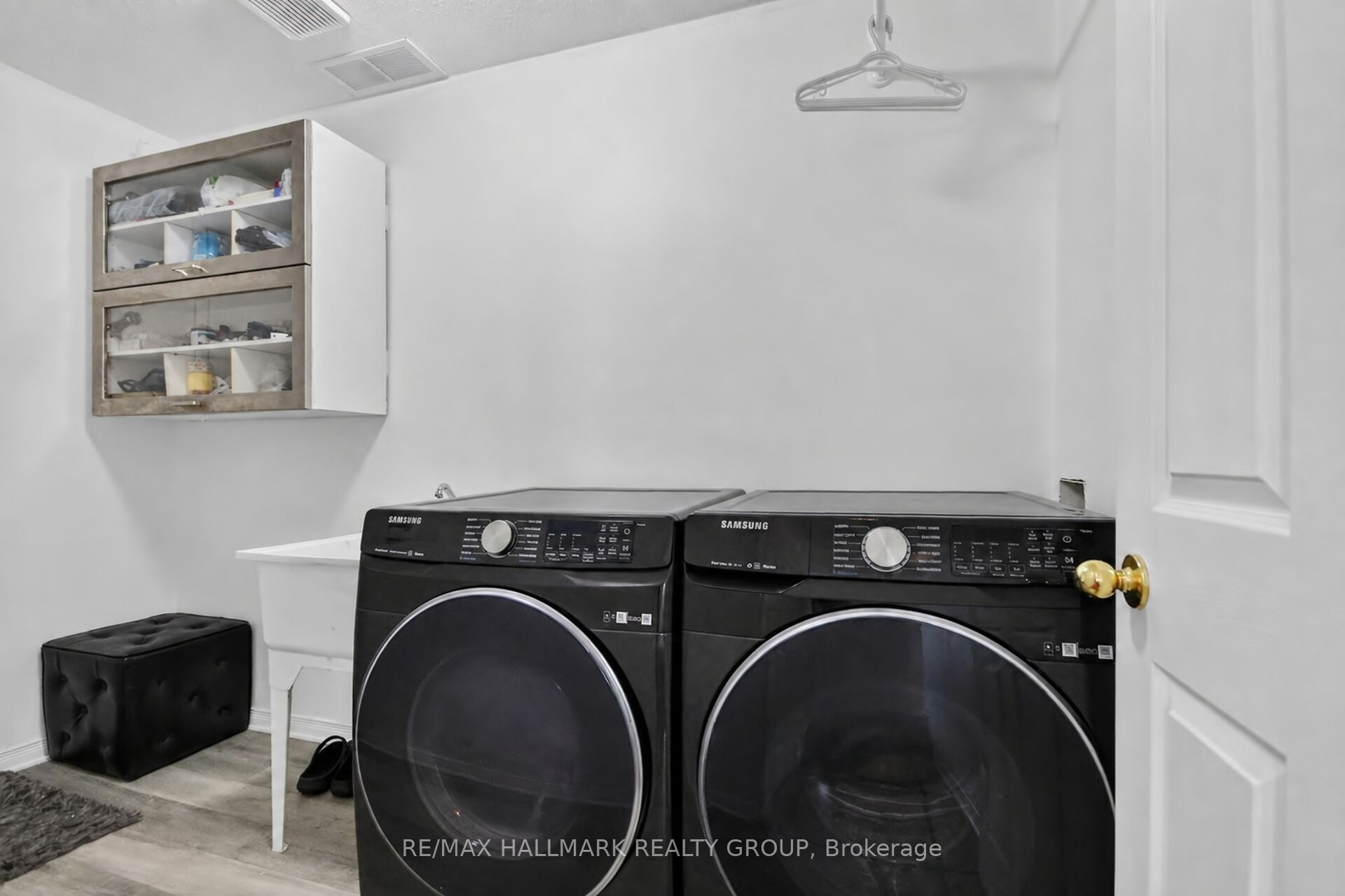 222 Deercroft Avenue Property Photo 17