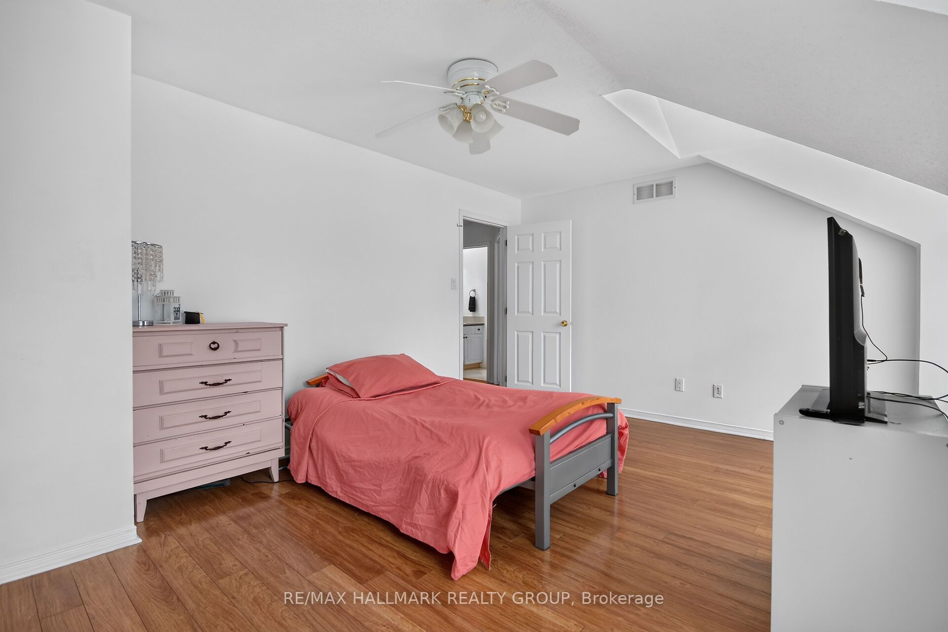 222 Deercroft Avenue Property Photo 25