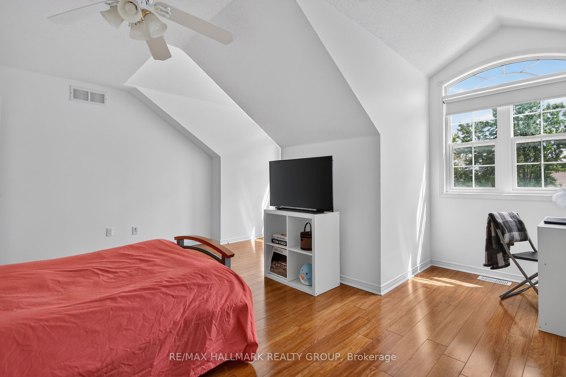 222 Deercroft Avenue Property Photo 26
