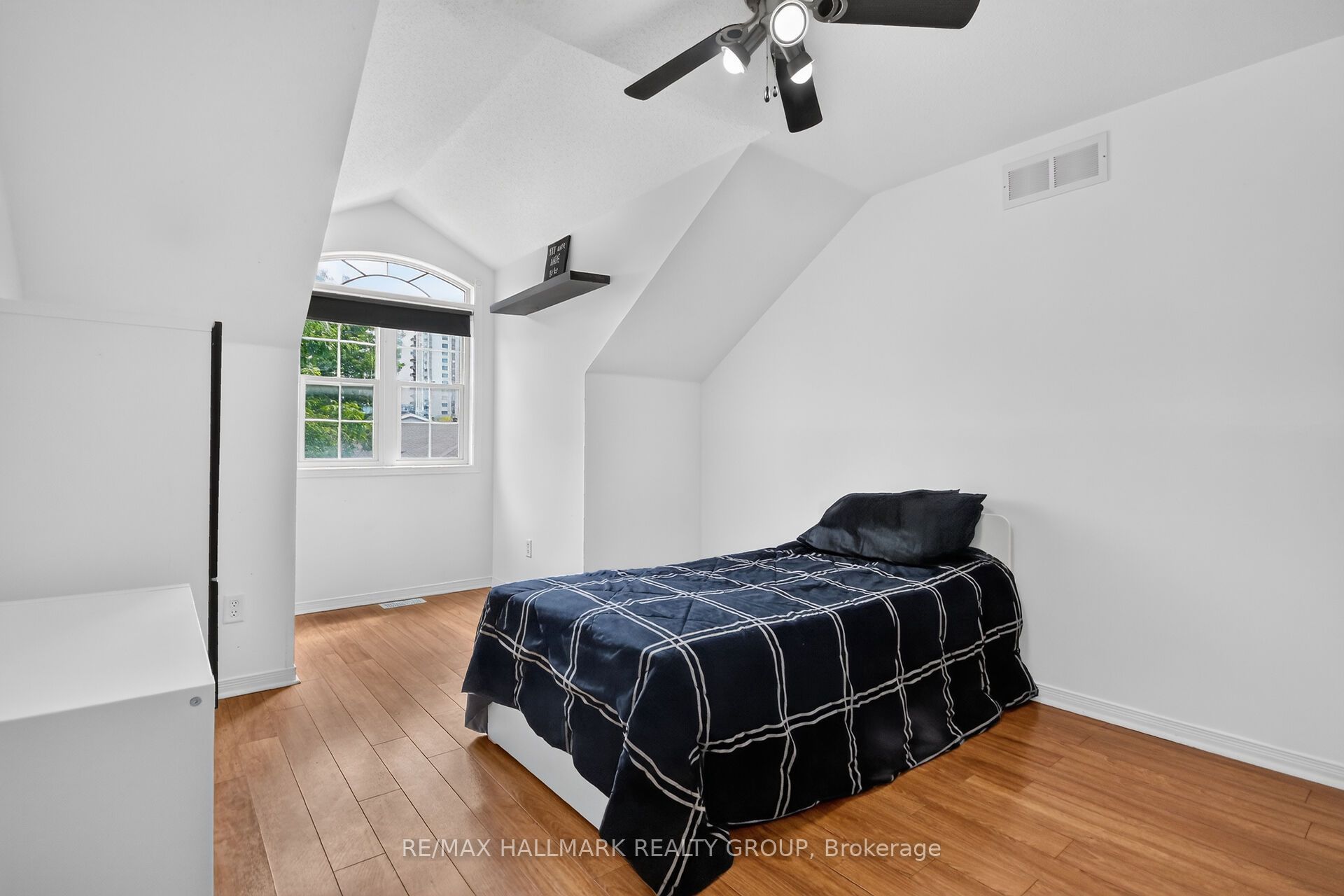 222 Deercroft Avenue Property Photo 27