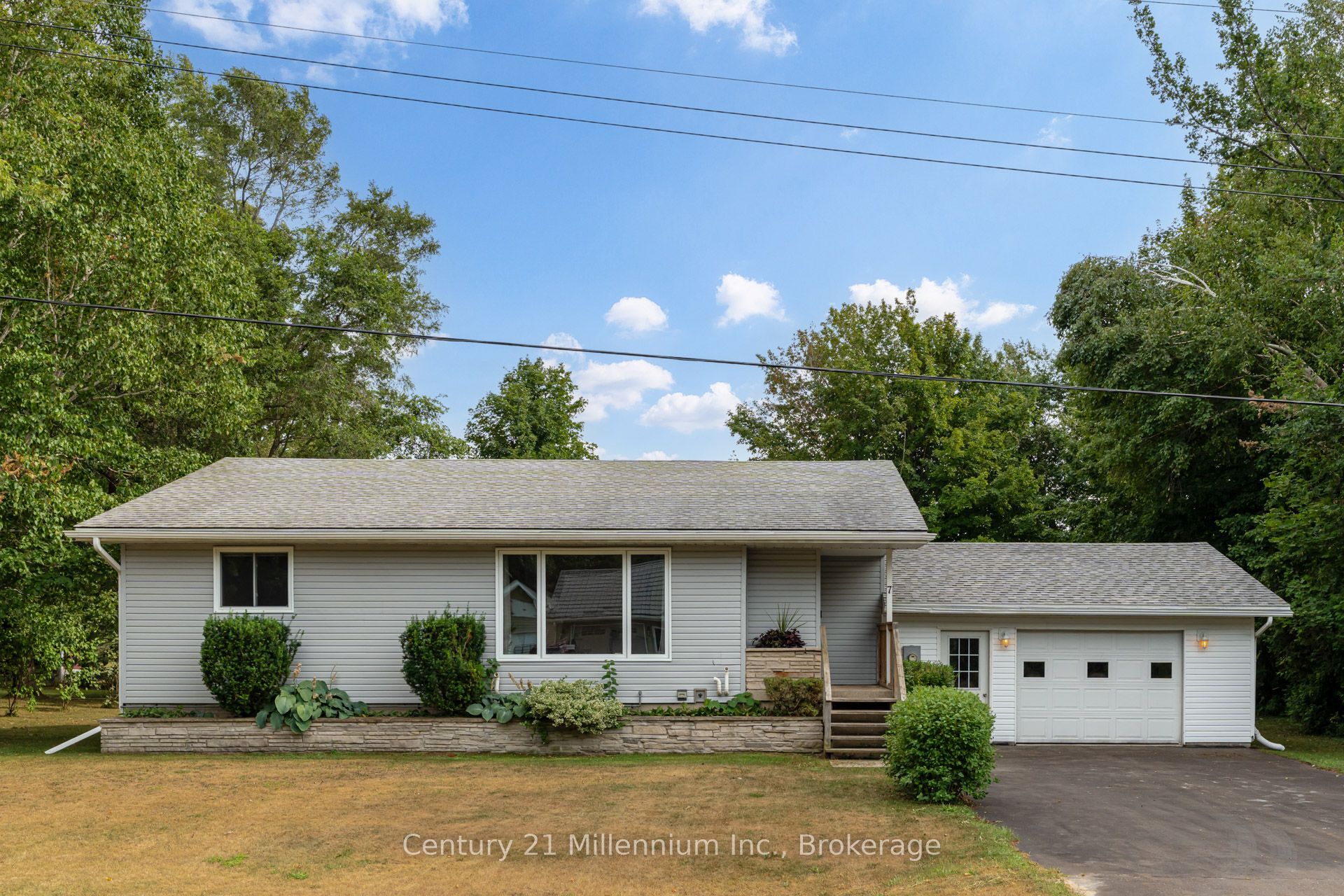 7 Point View Drive Property Photo 1