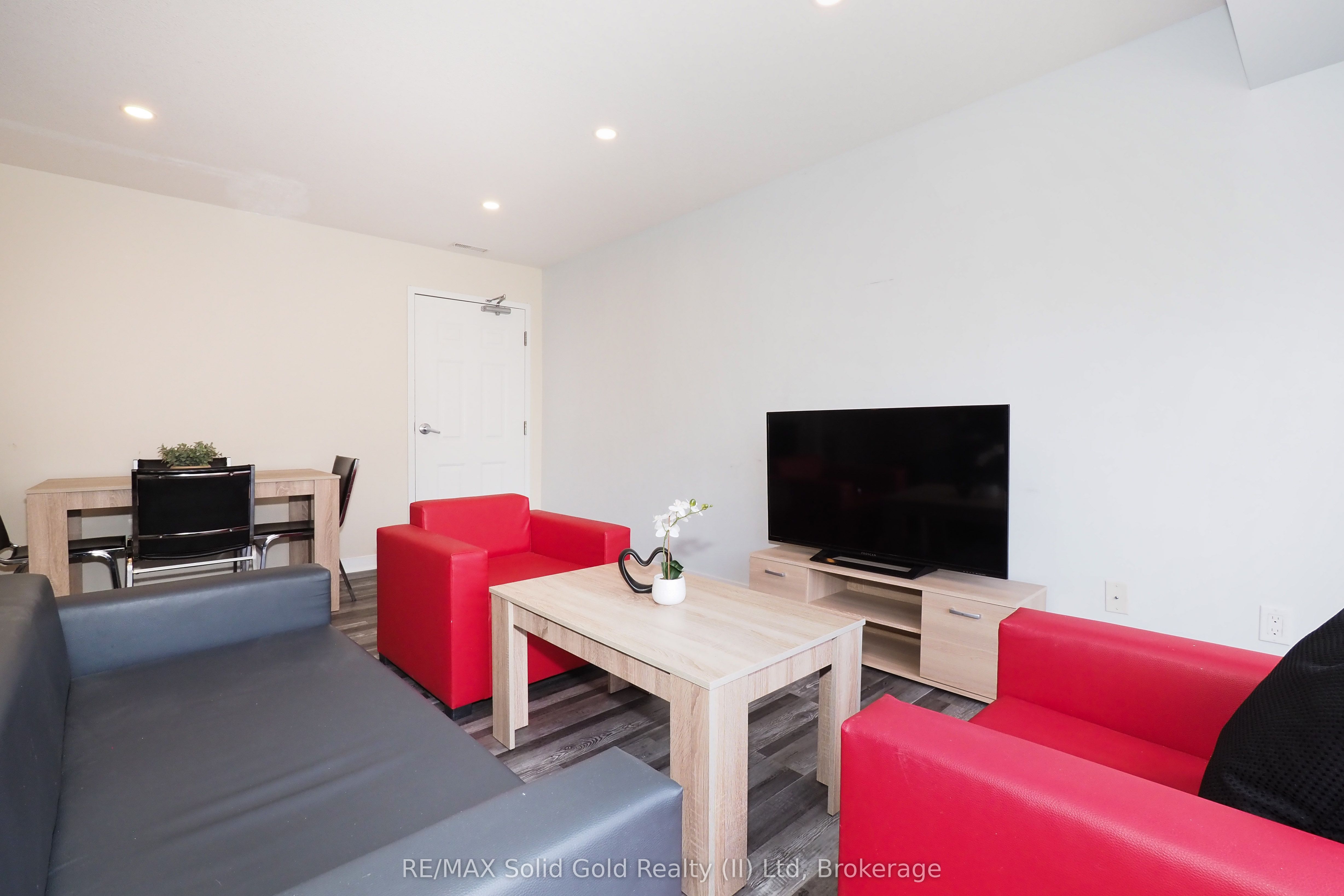 288 Albert Street 208 Property Photo 10