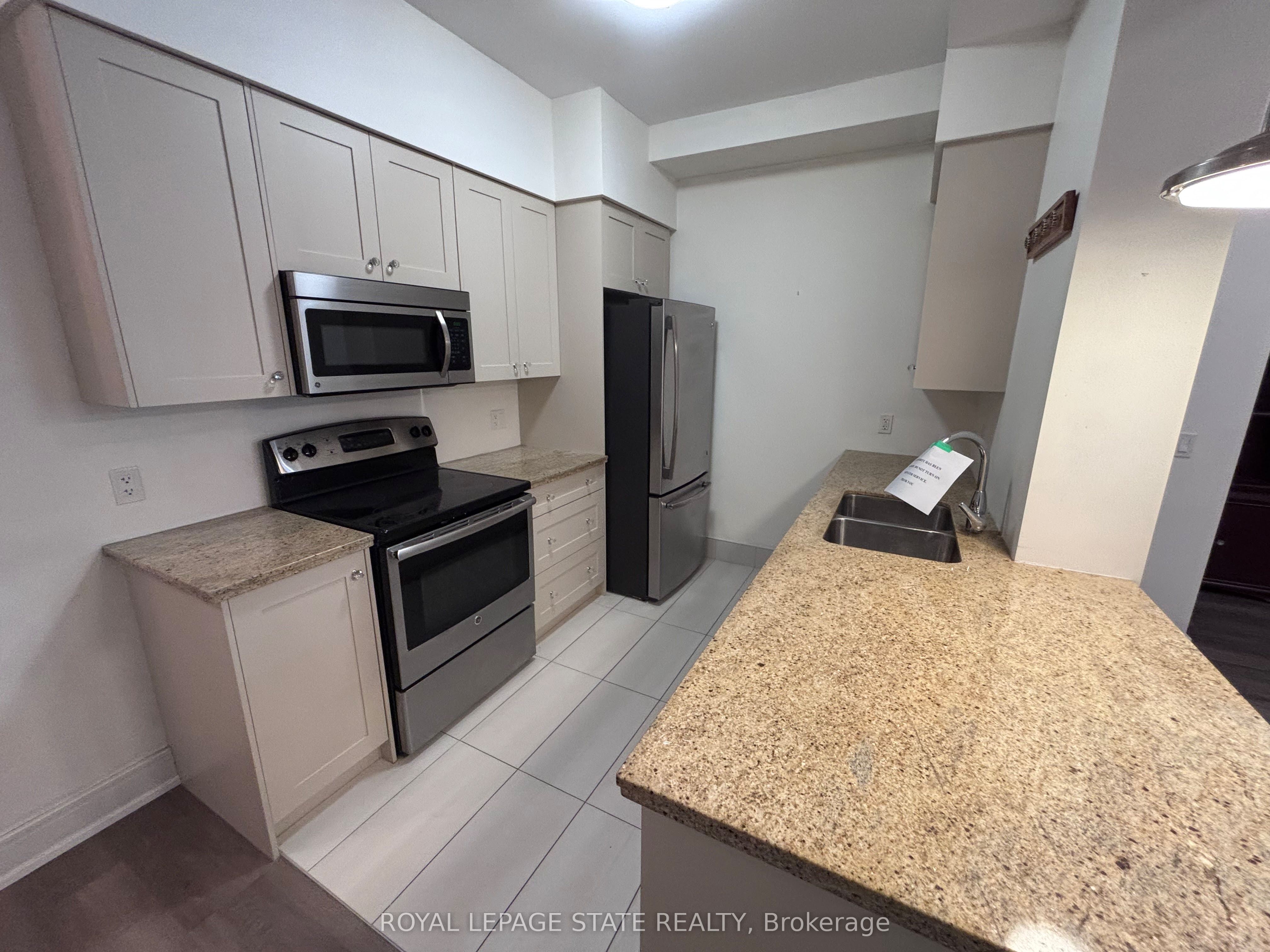 112 King Street E 410 Property Photo 6