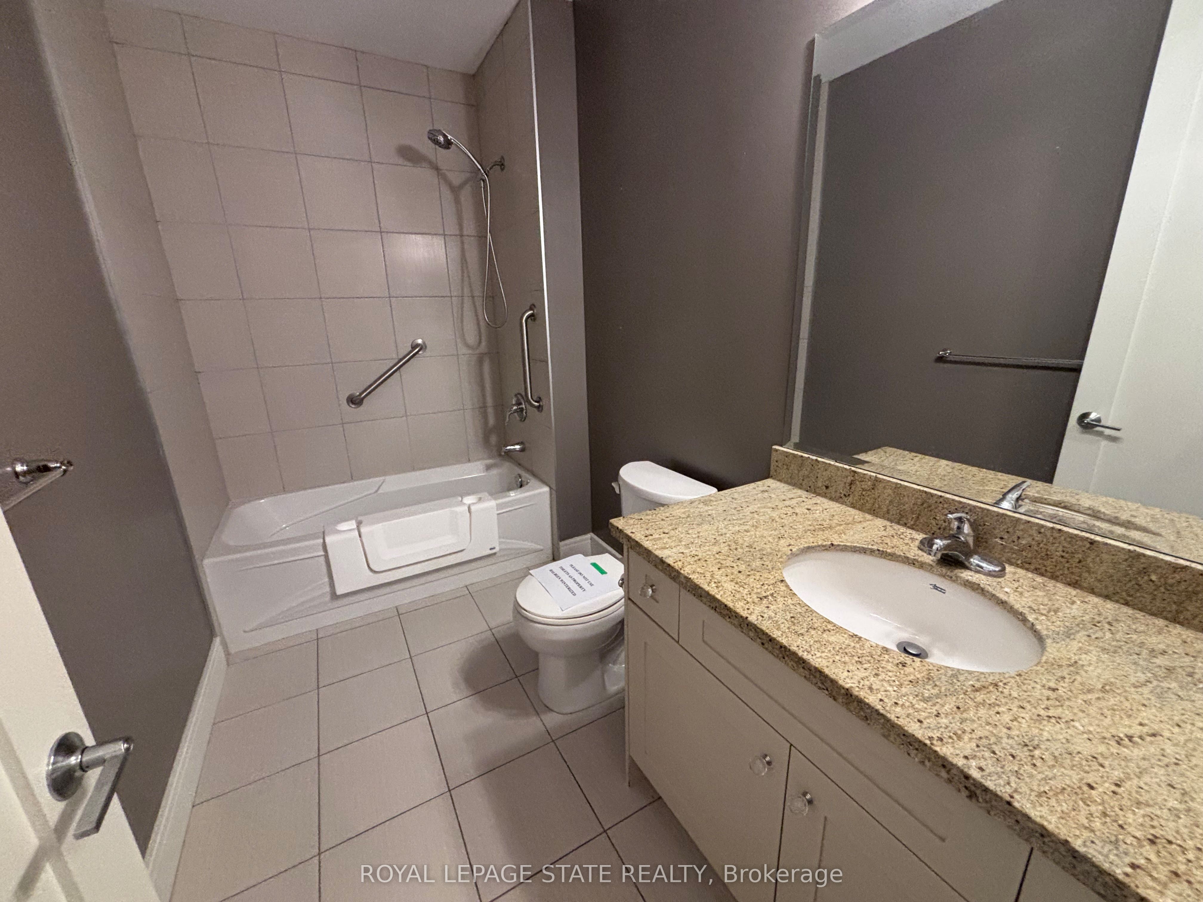 112 King Street E 410 Property Photo 12