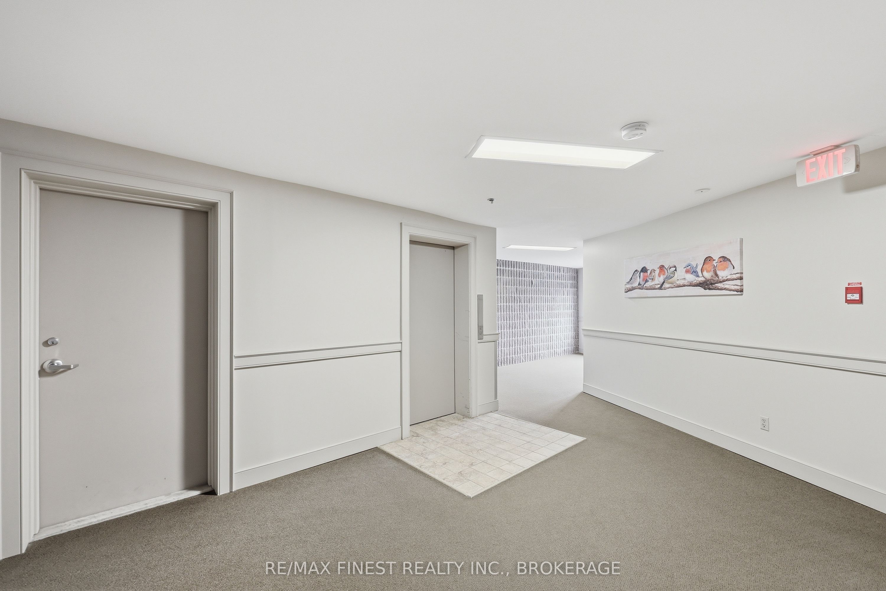 17 Eldon Hall Place 414 Property Photo 7