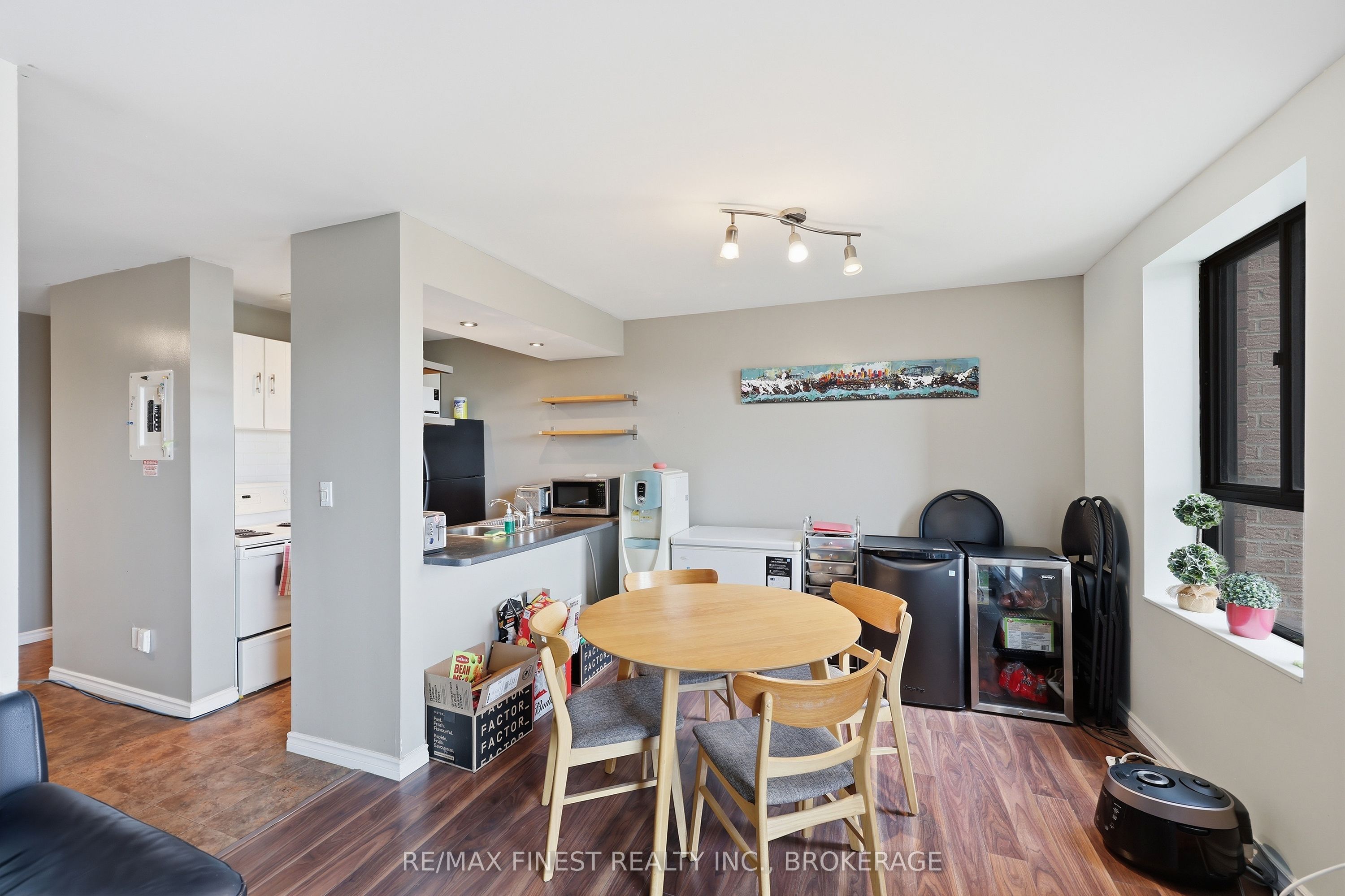 17 Eldon Hall Place 414 Property Photo 15