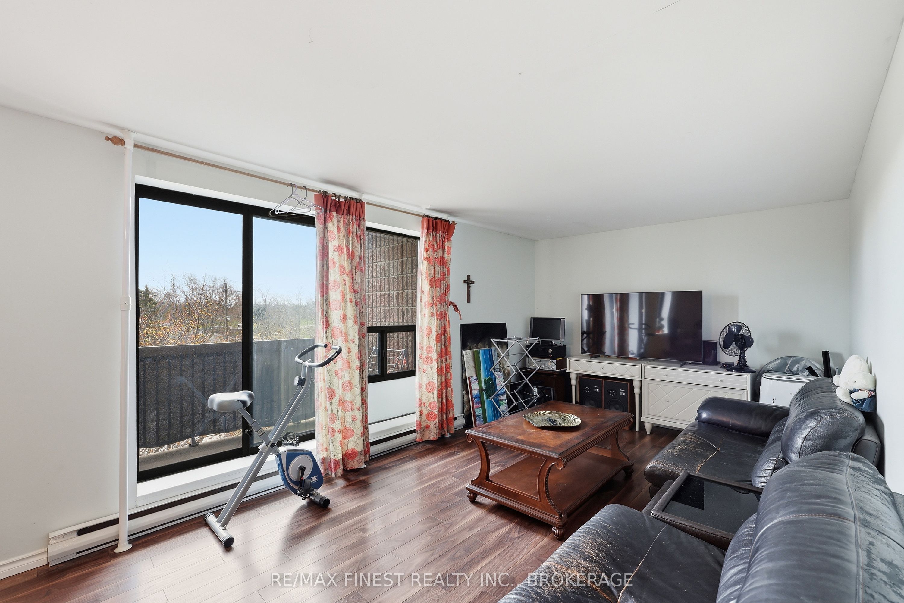 17 Eldon Hall Place 414 Property Photo 19