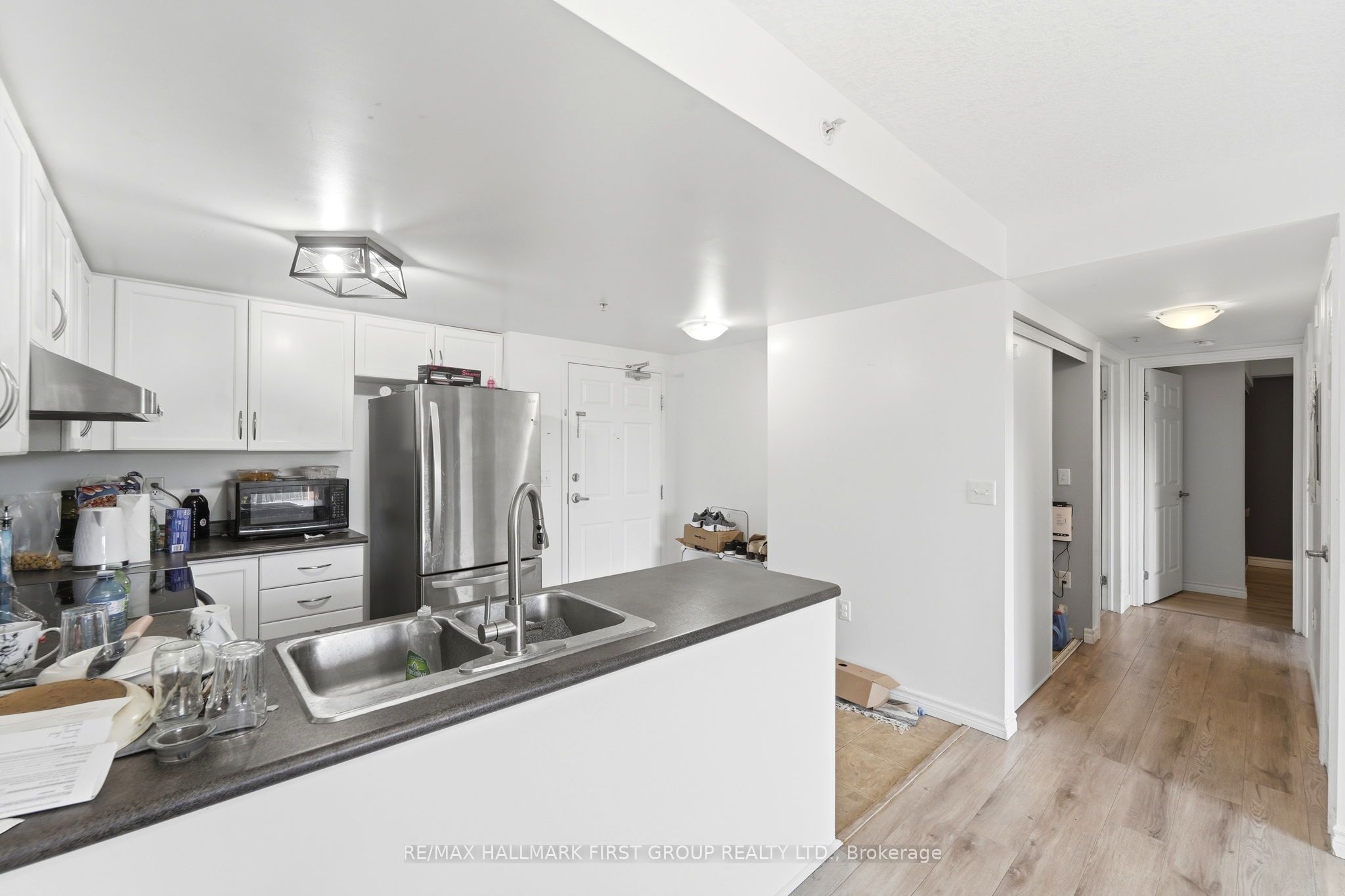 19 Waterford Drive 403 Property Photo 6
