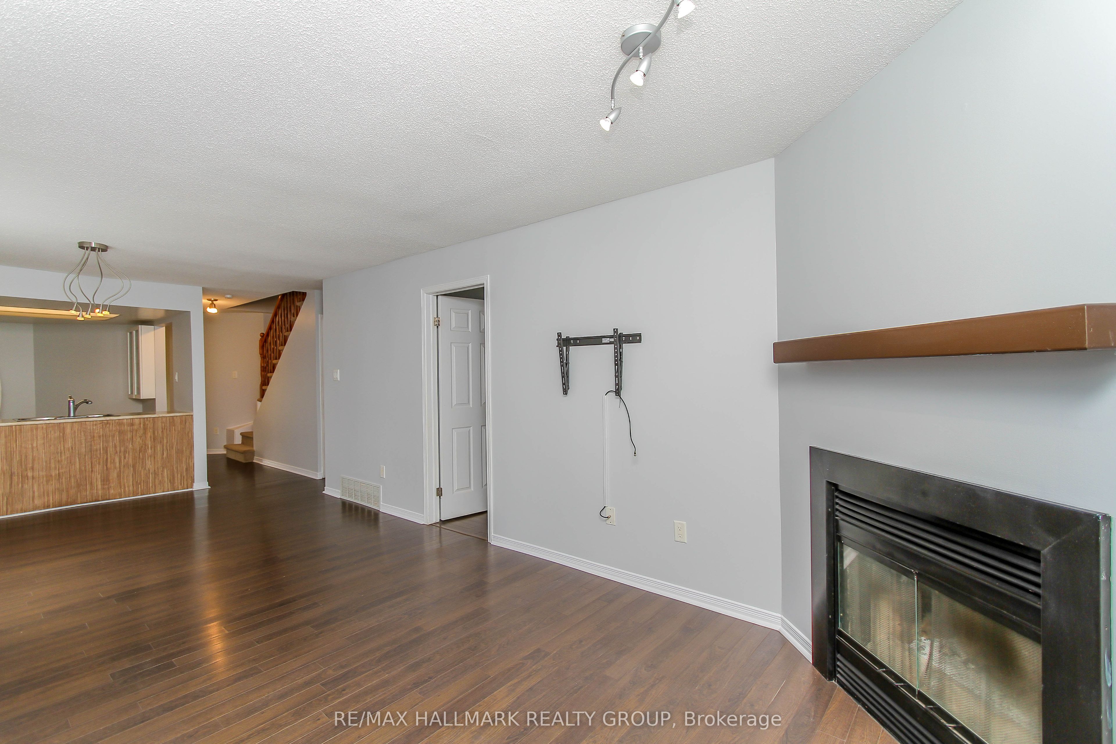 25 Wildpine Court Property Photo 6
