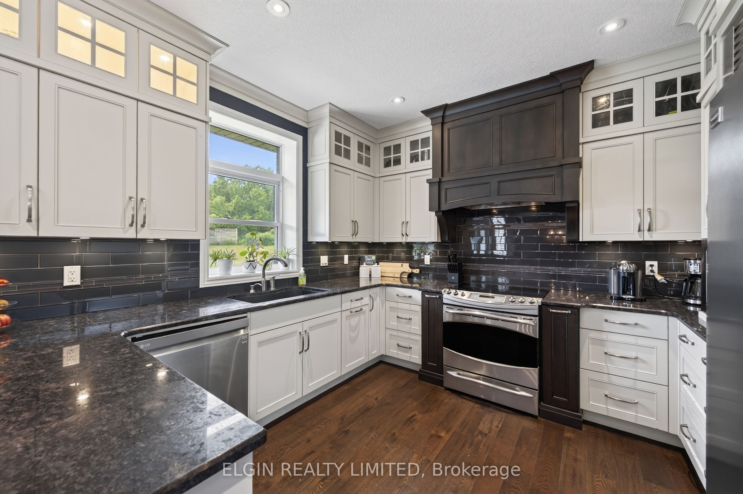 26 Blossom Ridge Property Photo 11