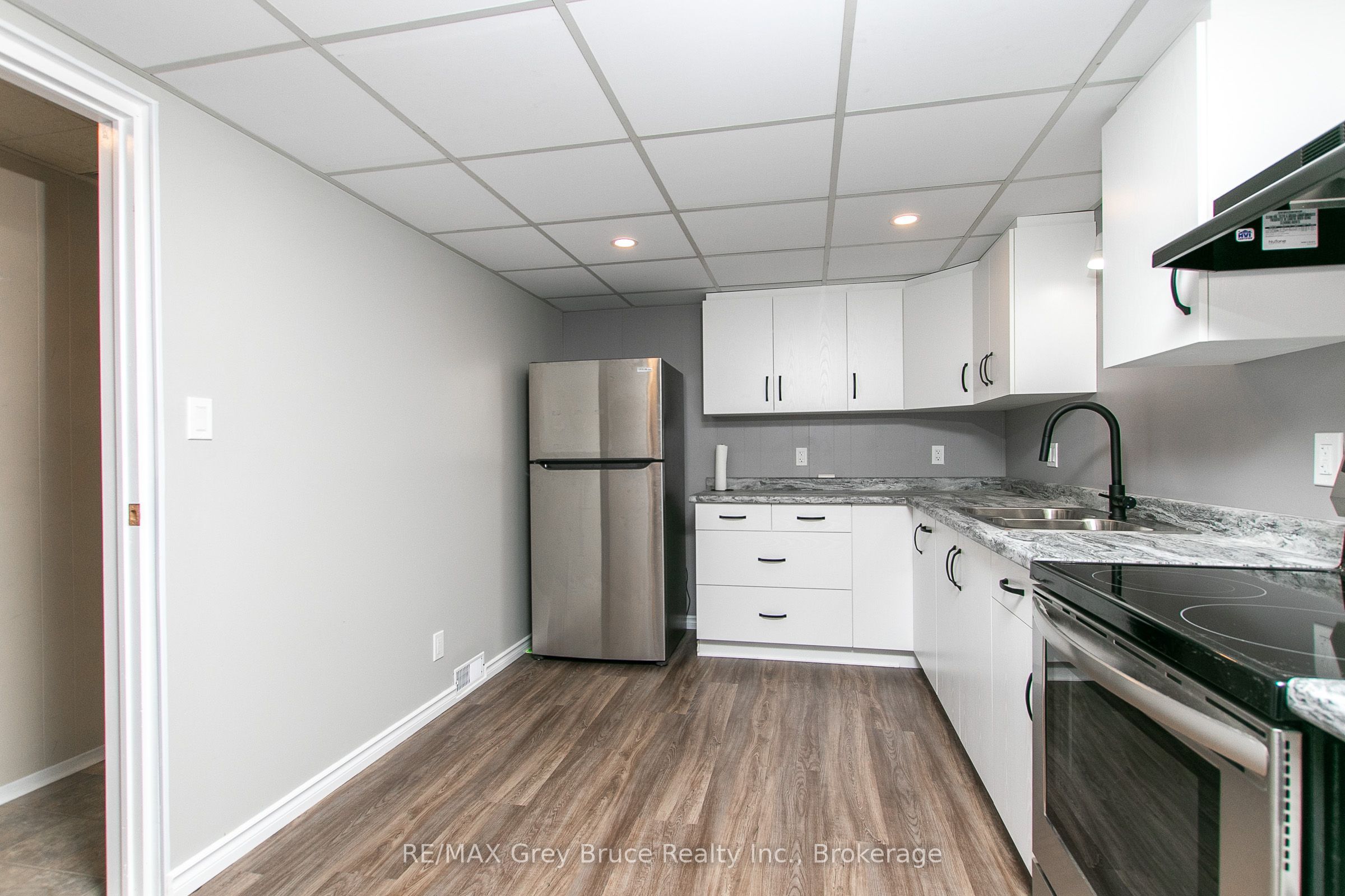129 River Street Property Photo 7
