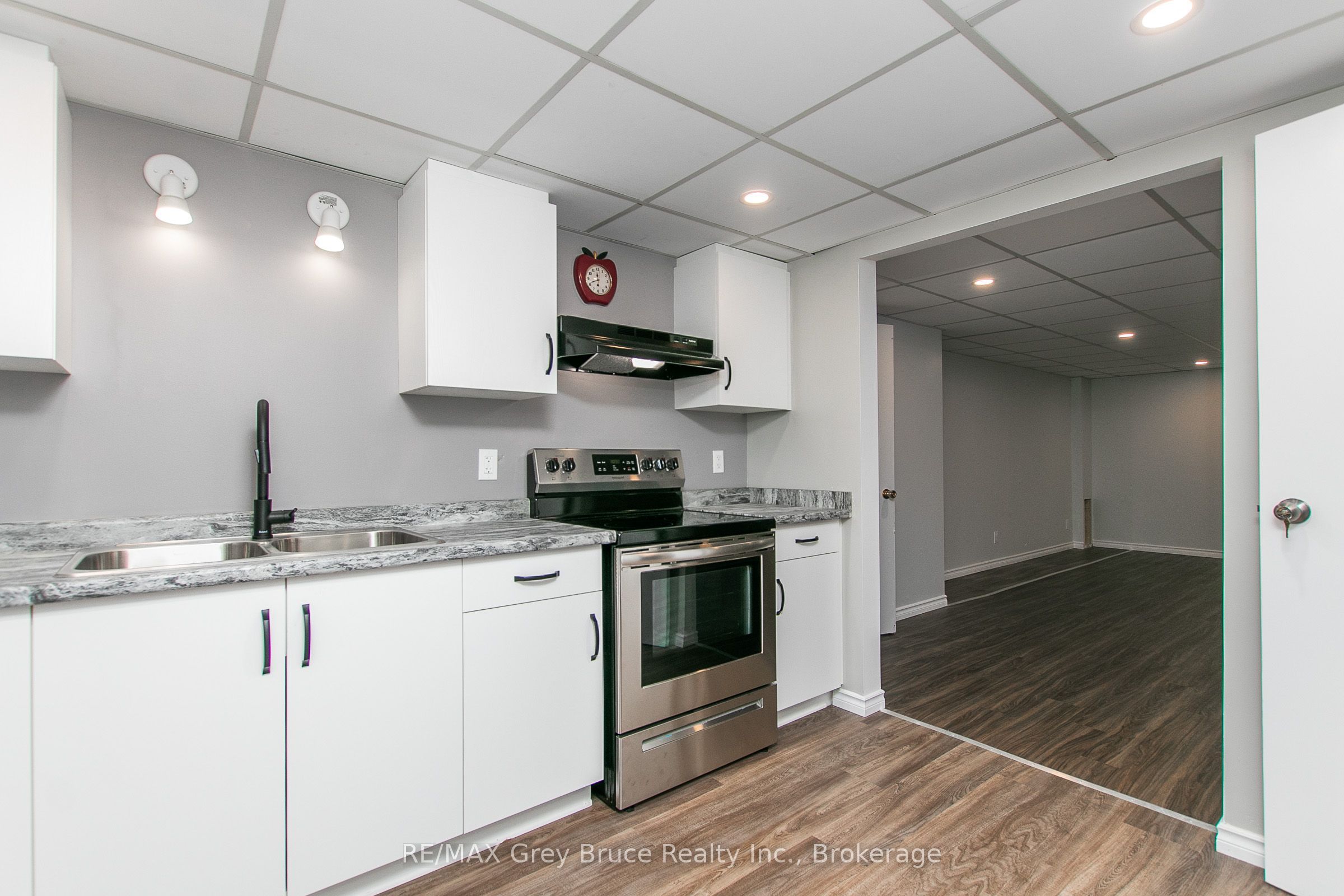 129 River Street Property Photo 9
