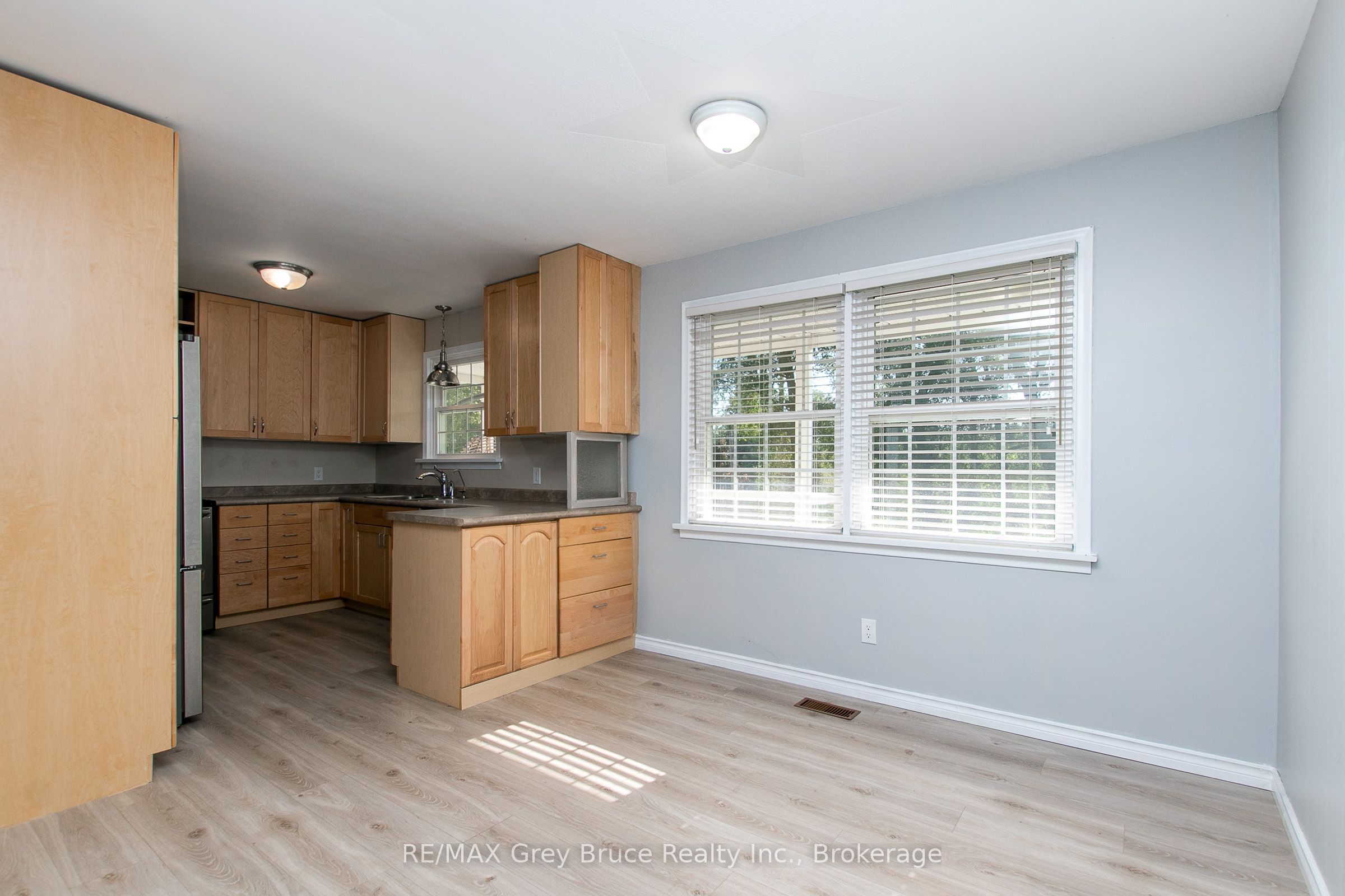129 River Street Property Photo 10