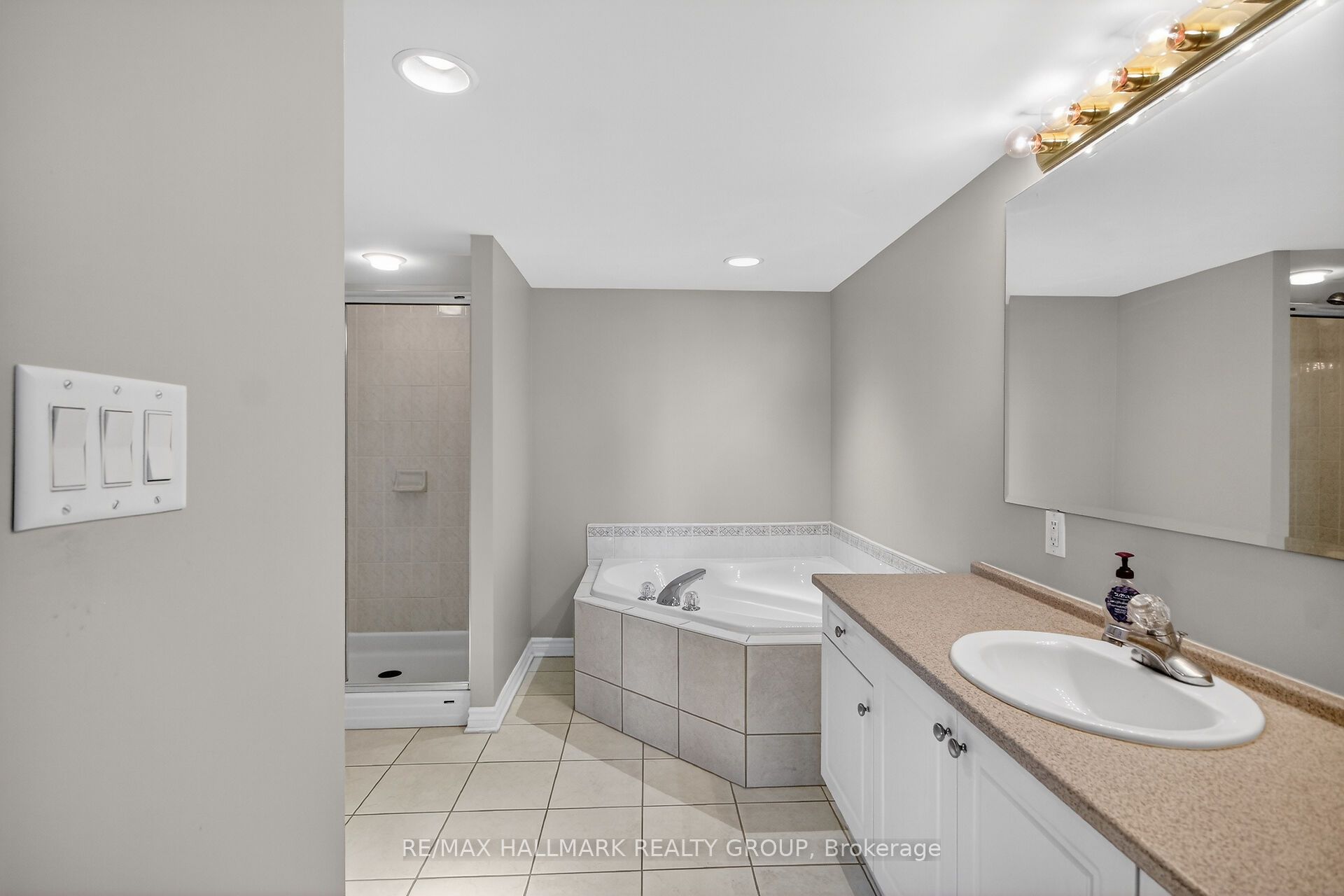 51 Robson Court 2b Property Photo 25