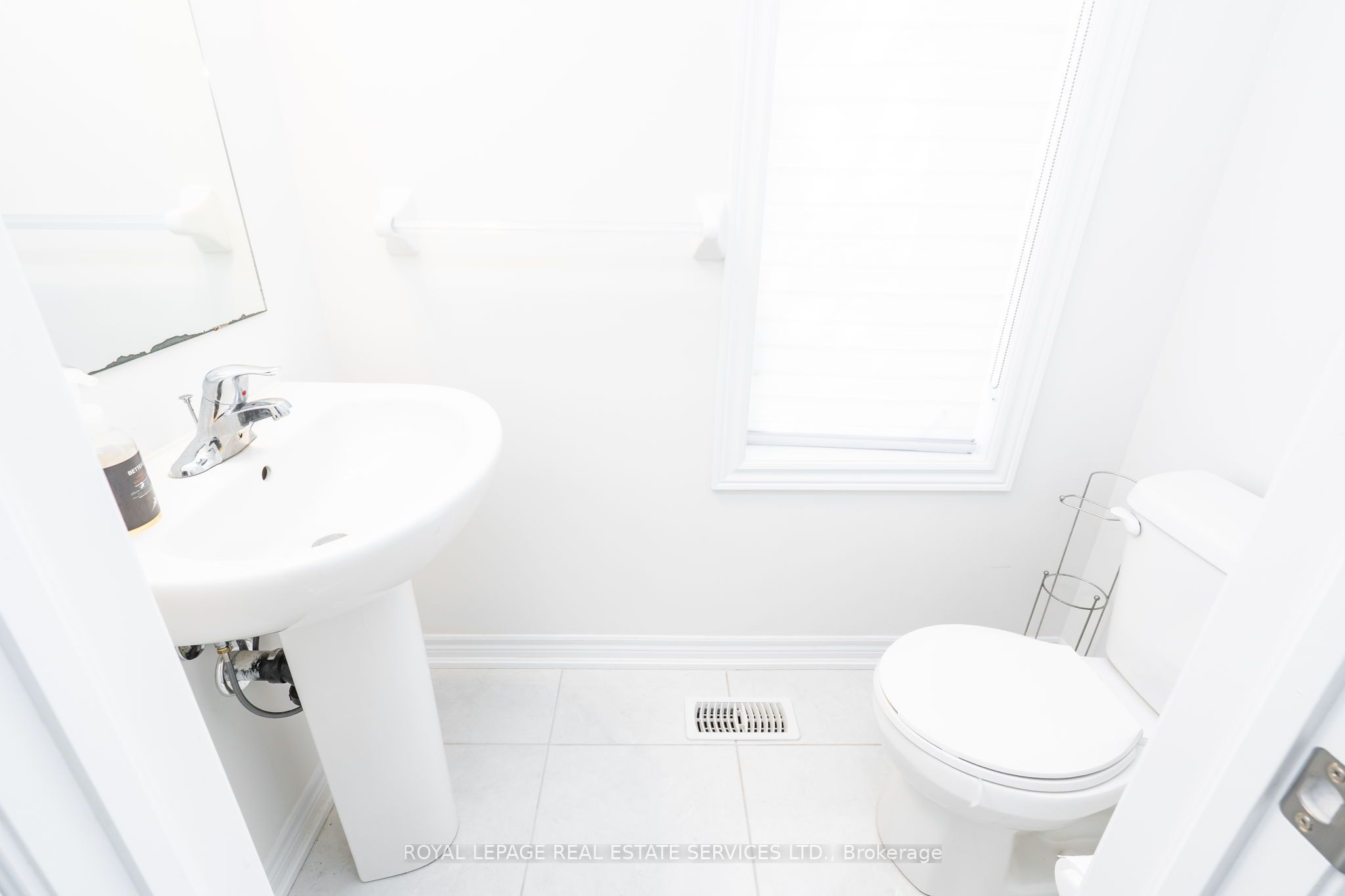 166 Deerpath Drive 72 Property Photo 6