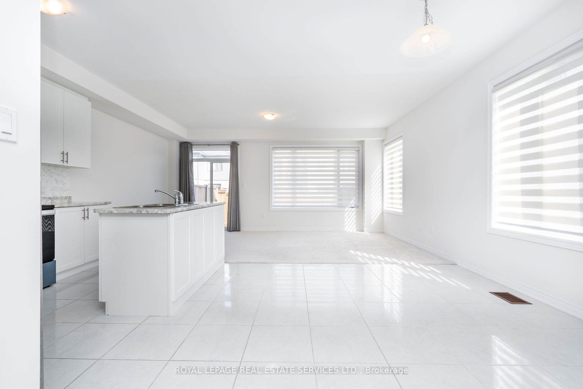 166 Deerpath Drive 72 Property Photo 10
