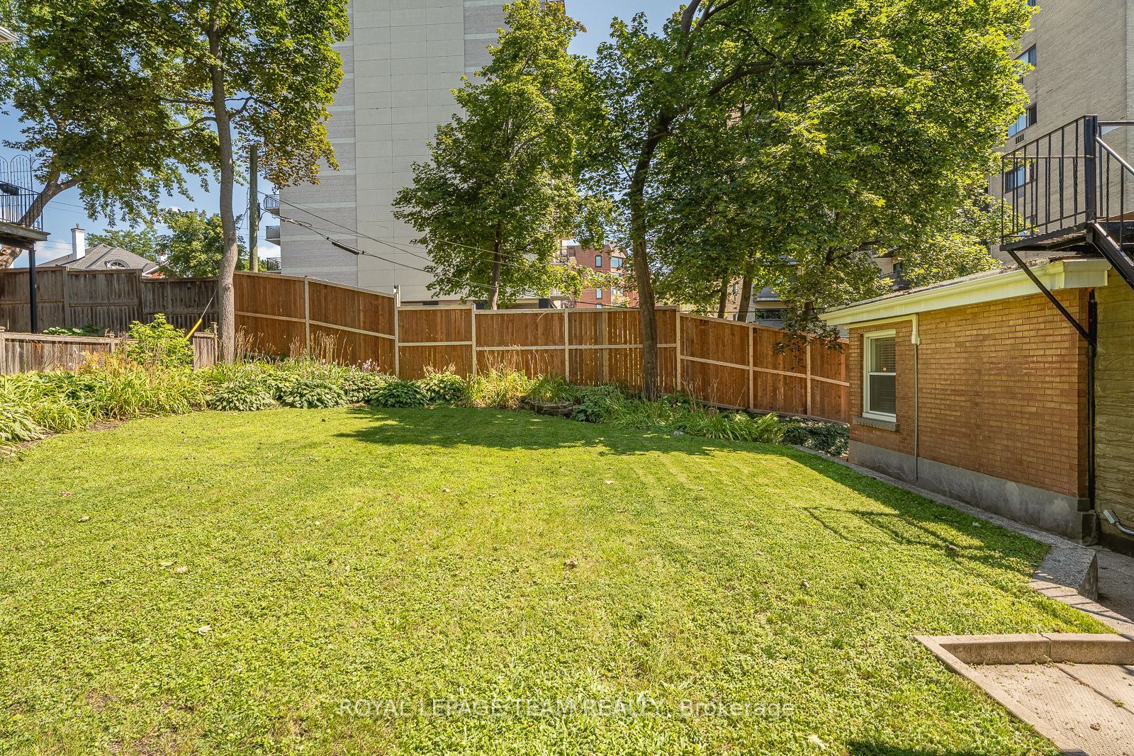 111 Ivy Crescent Property Photo 41