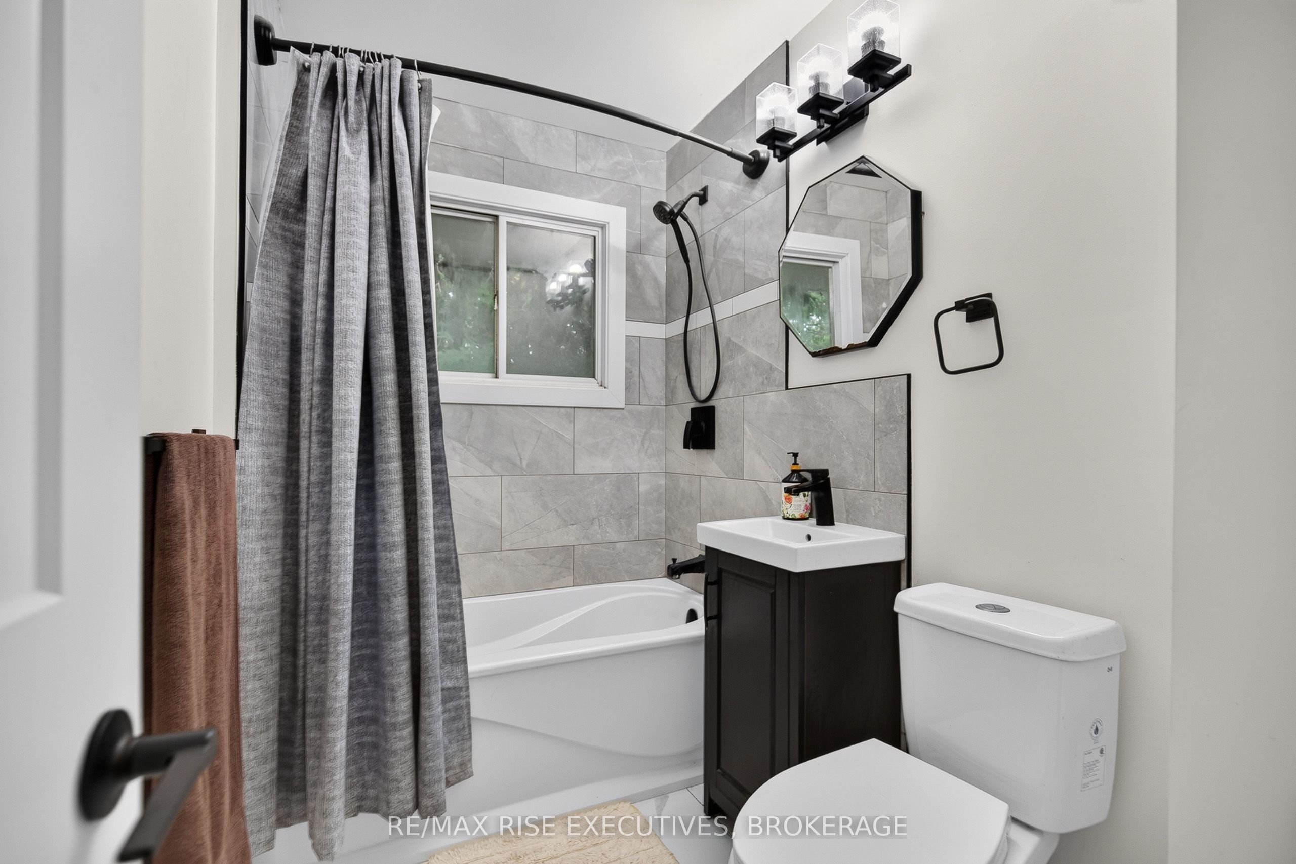 18 Dalgleish Avenue Property Photo 13