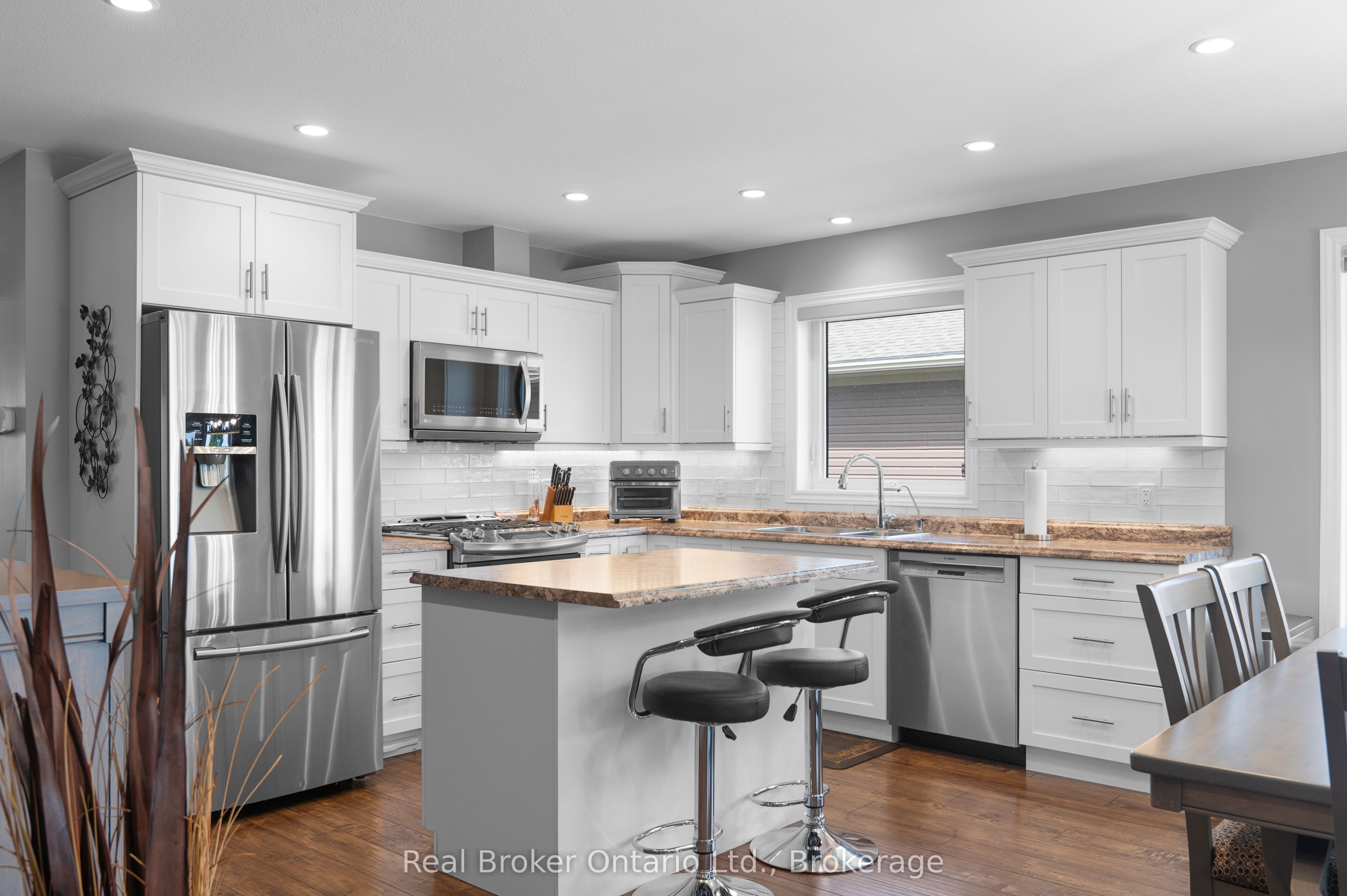157 Clyde Street Property Photo 6