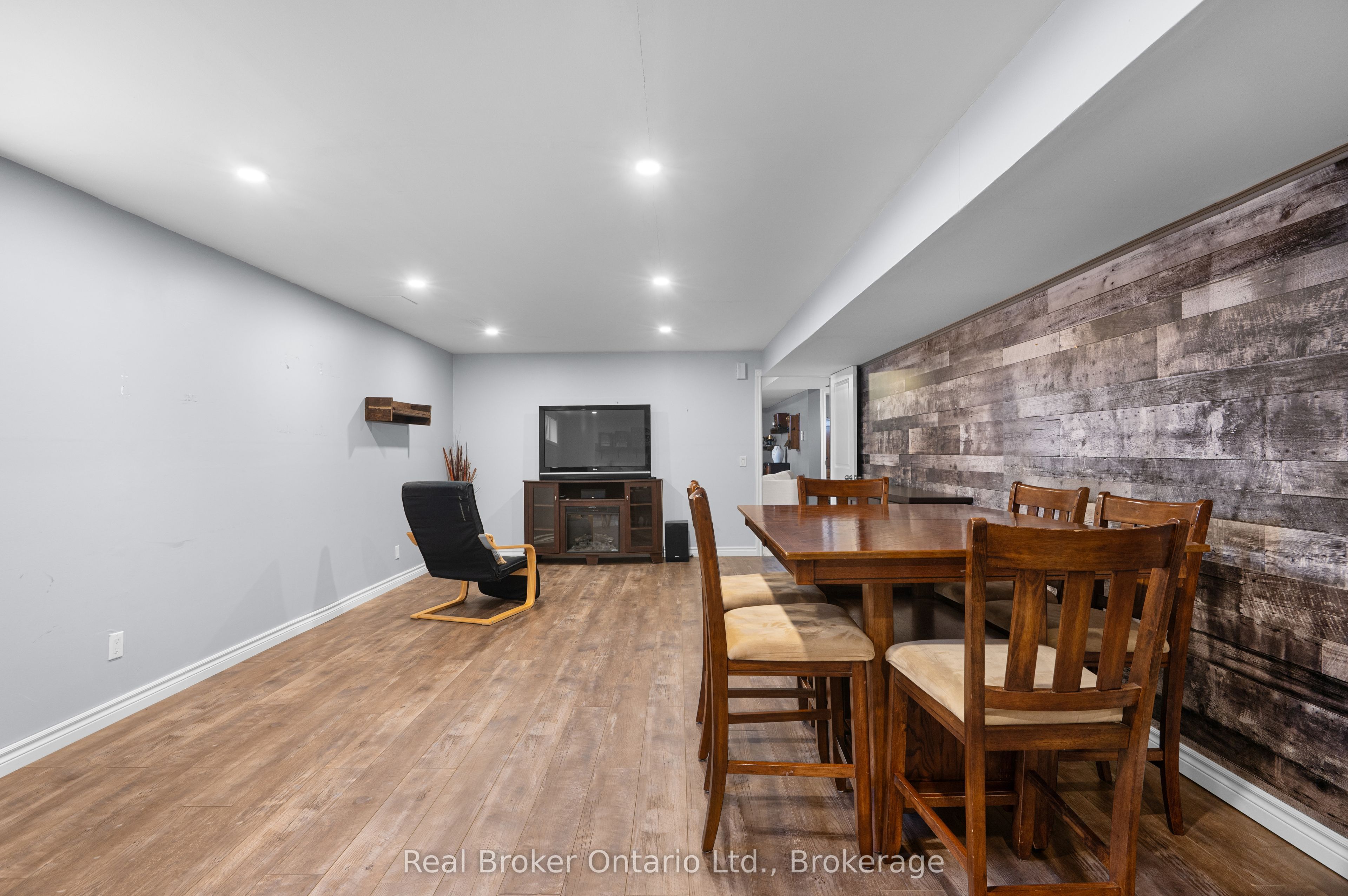 157 Clyde Street Property Photo 19