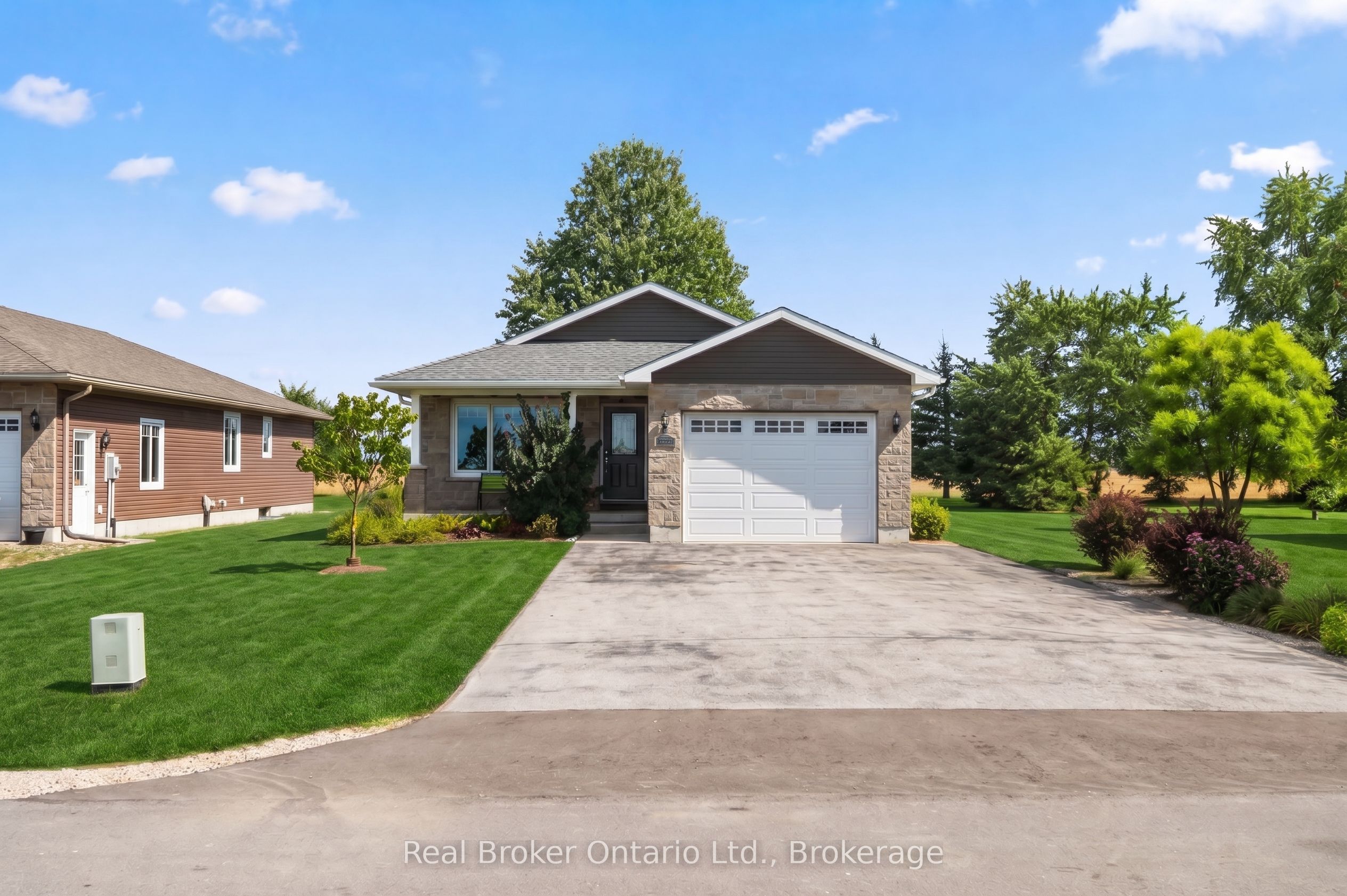 157 Clyde Street Property Photo 25