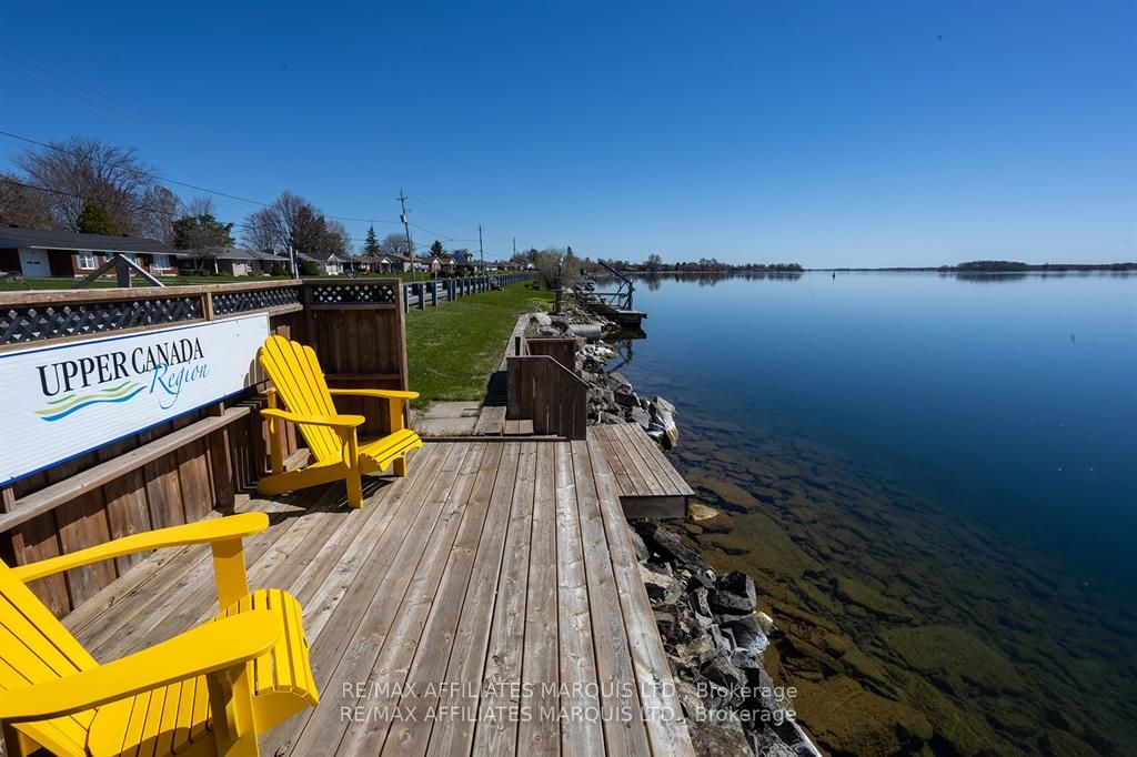 11851 Lakeshore Drive Property Photo 6