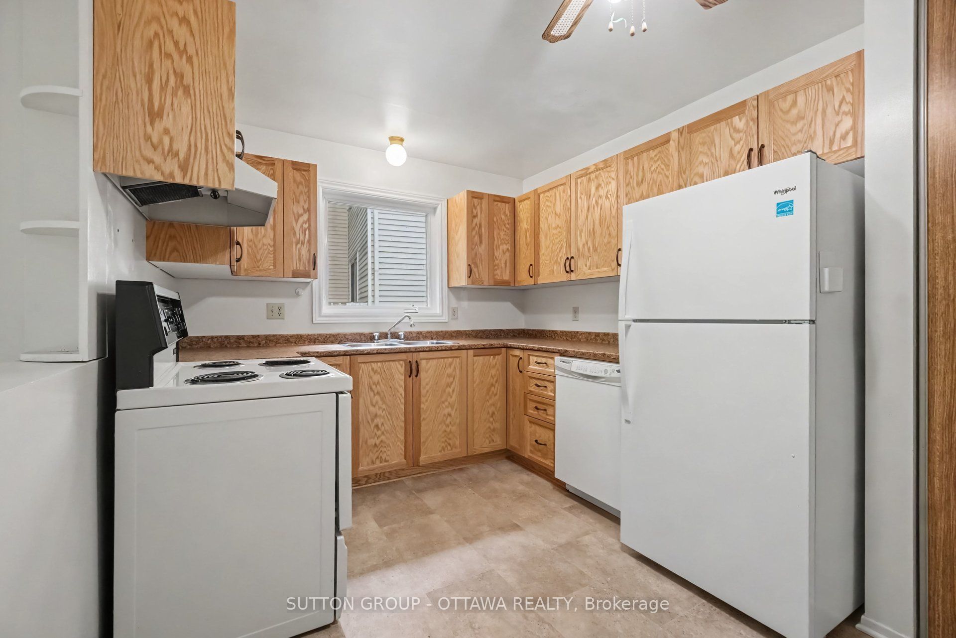792 Harlequin Crescent Property Photo 11