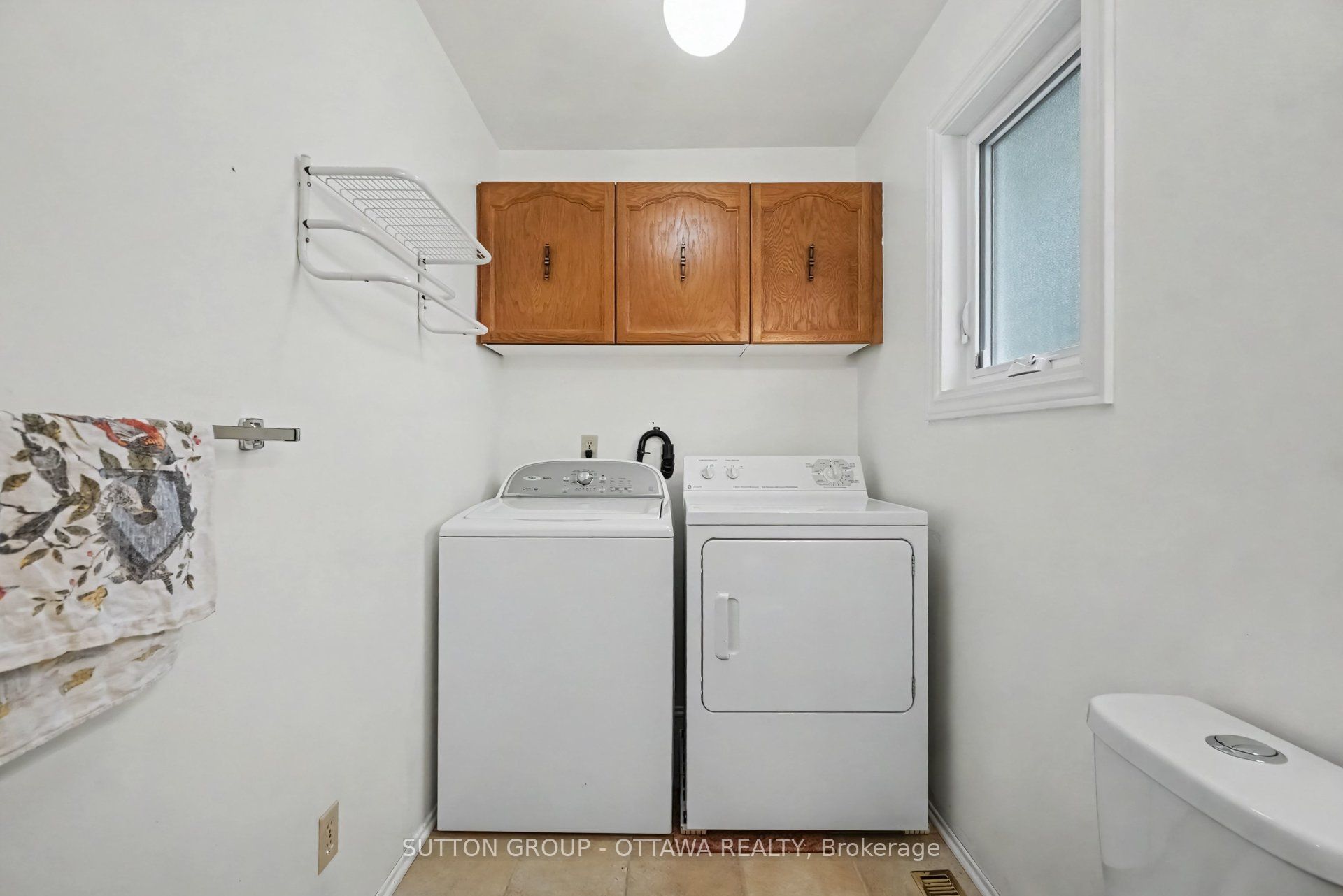 792 Harlequin Crescent Property Photo 16