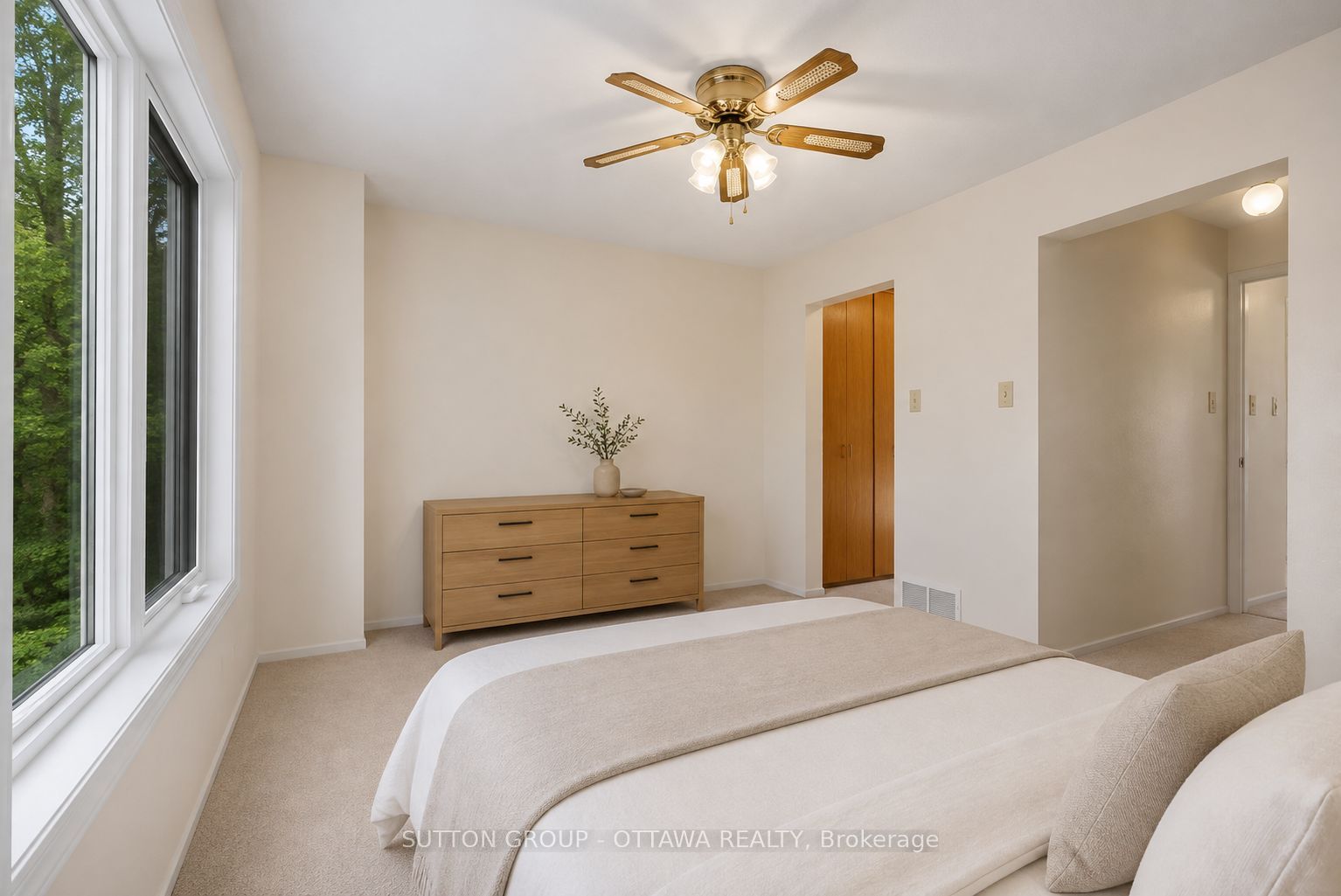 792 Harlequin Crescent Property Photo 18