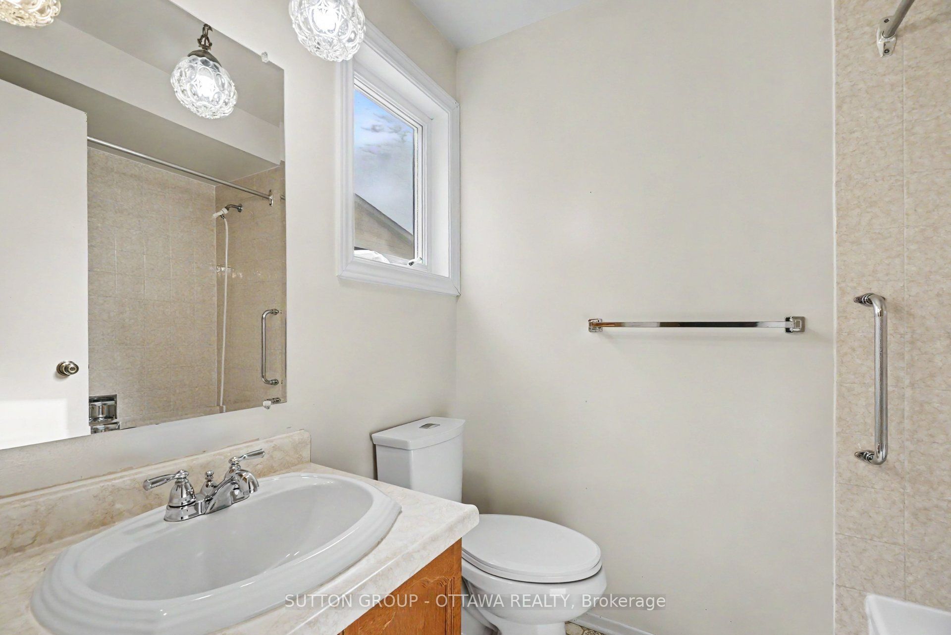 792 Harlequin Crescent Property Photo 19