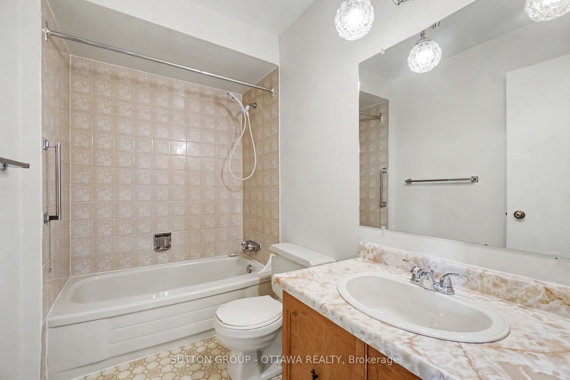 792 Harlequin Crescent Property Photo 23