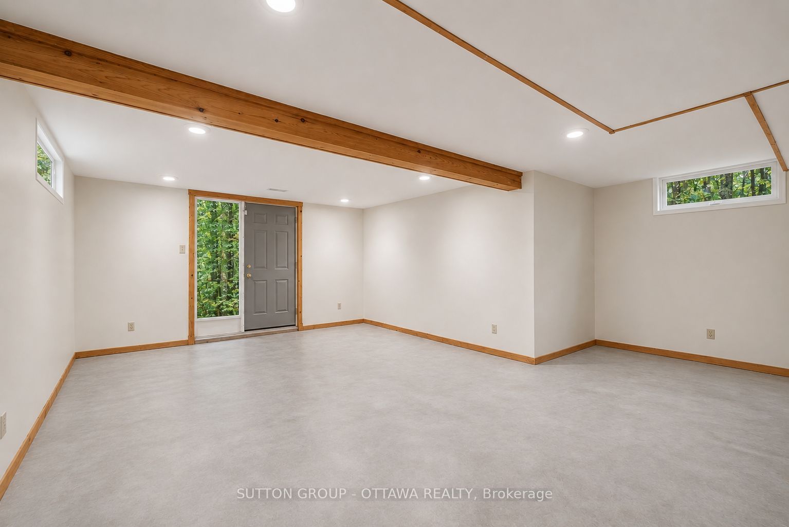792 Harlequin Crescent Property Photo 24