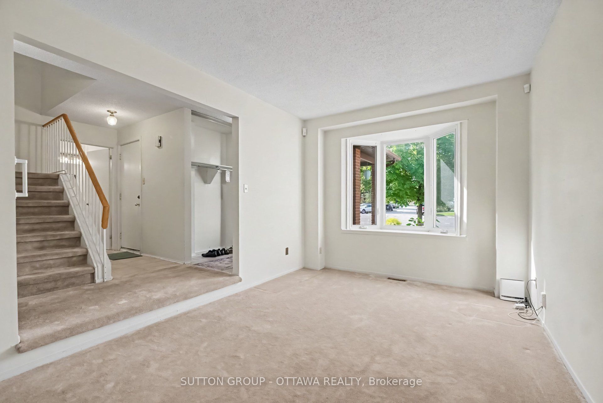 792 Harlequin Crescent Property Photo 27