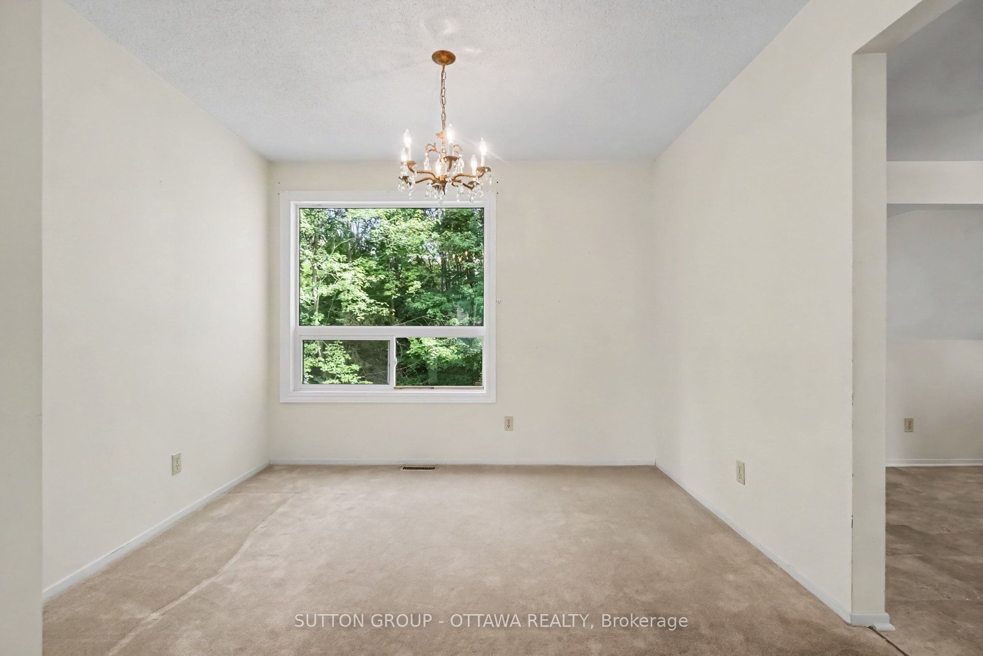 792 Harlequin Crescent Property Photo 29
