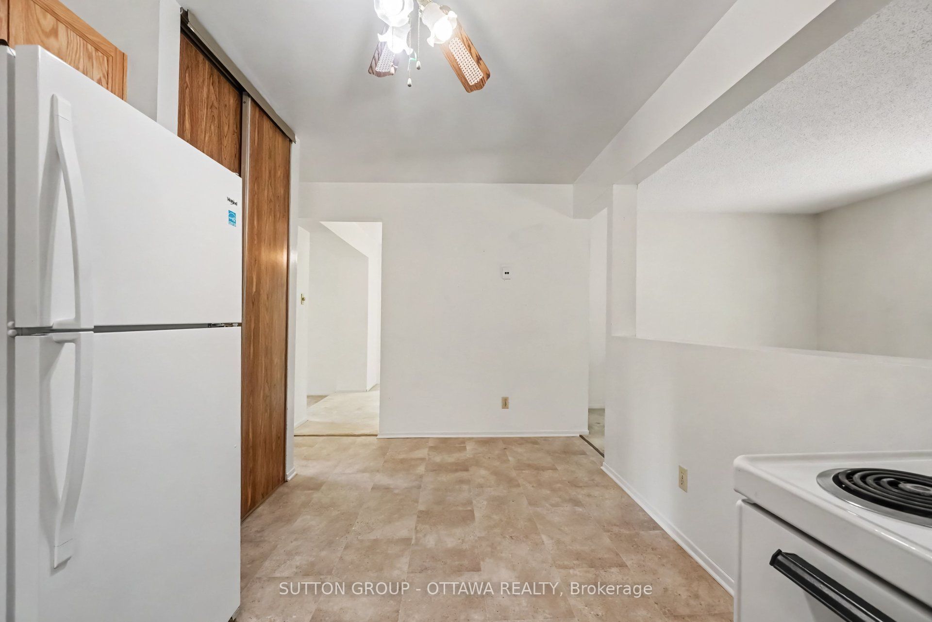 792 Harlequin Crescent Property Photo 30