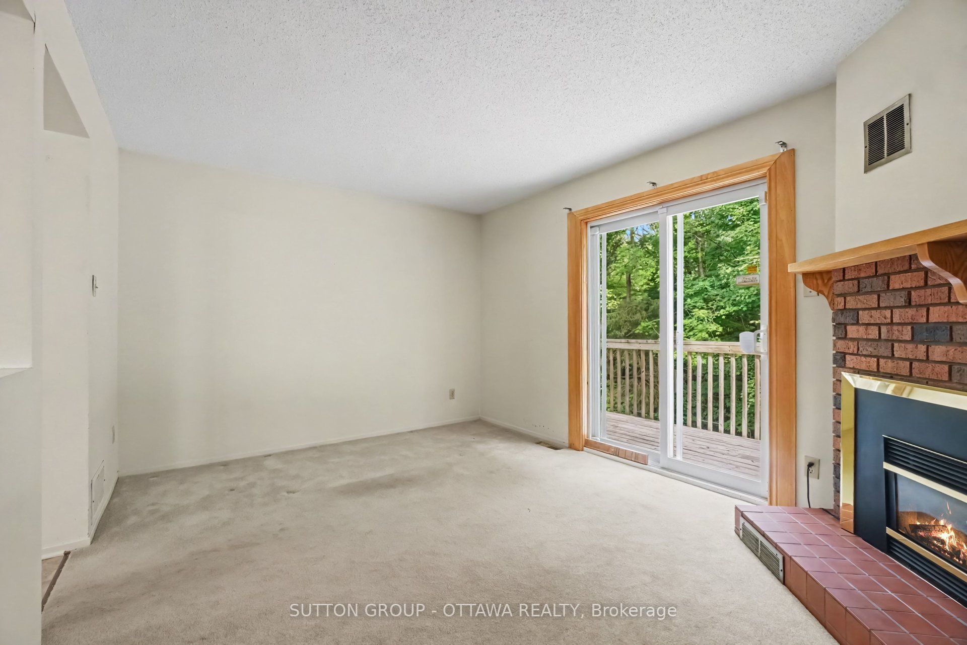 792 Harlequin Crescent Property Photo 31