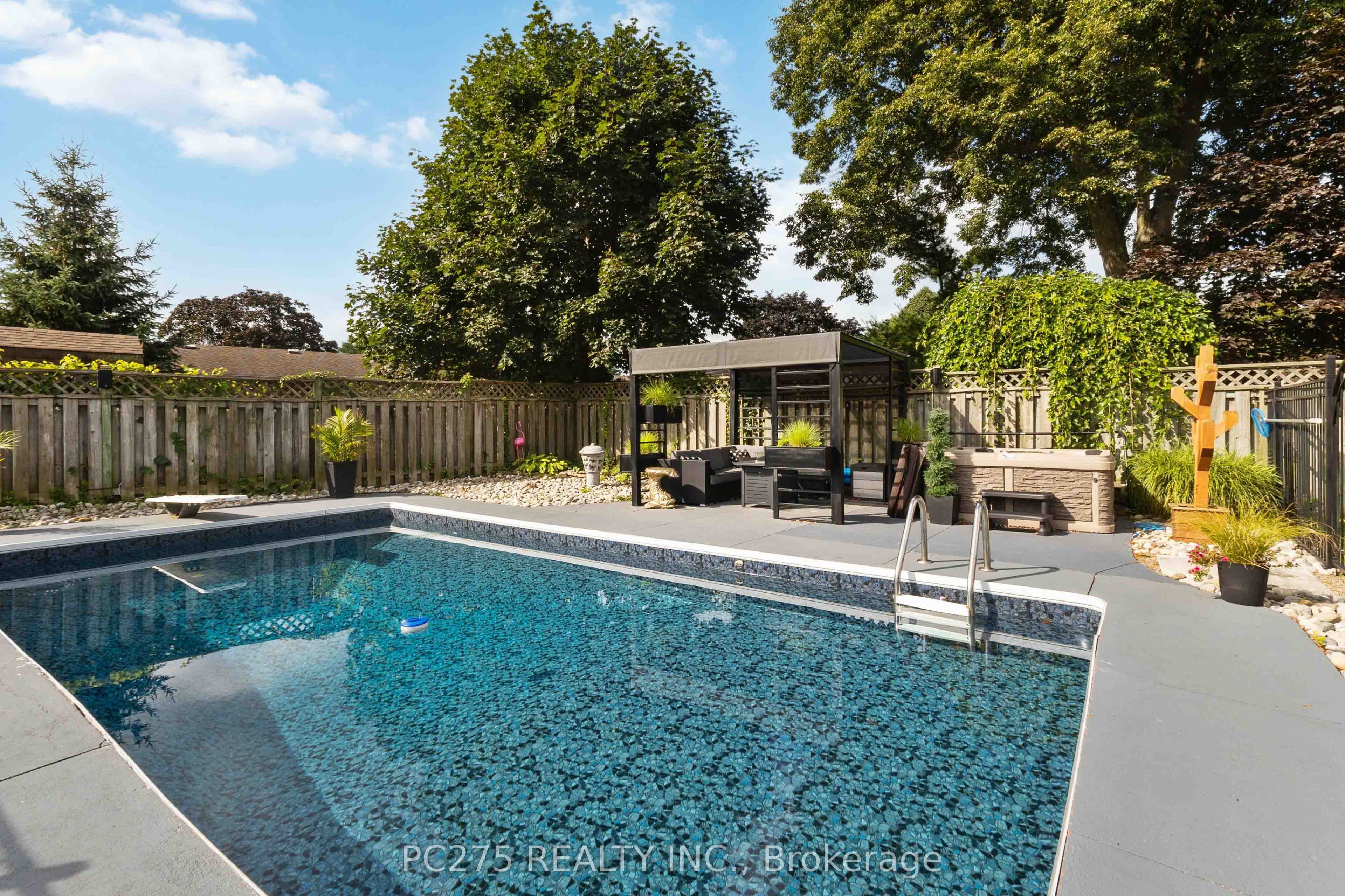 5 Field Road Property Photo 45