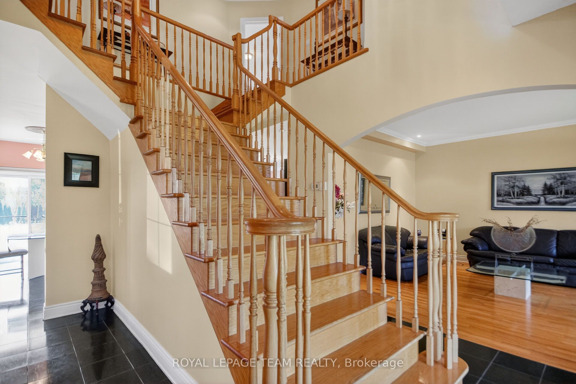 5472 Wicklow Drive Property Photo 6