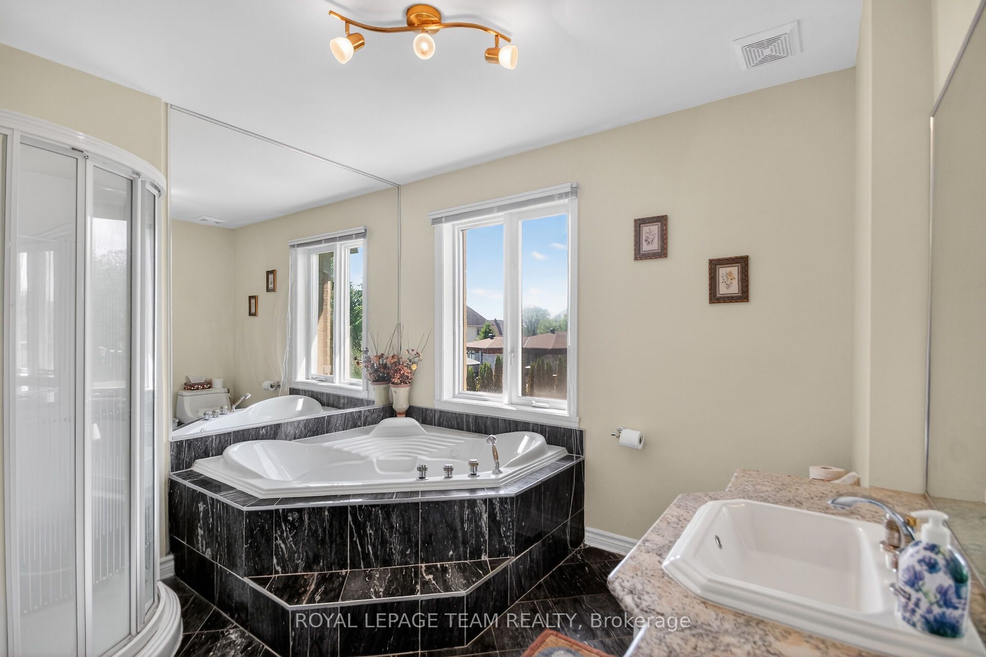 5472 Wicklow Drive Property Photo 32