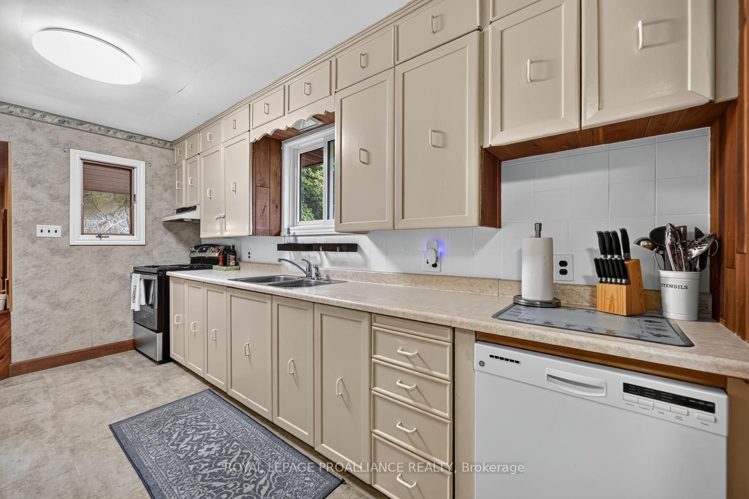 1115 Centennial Road Property Photo 4