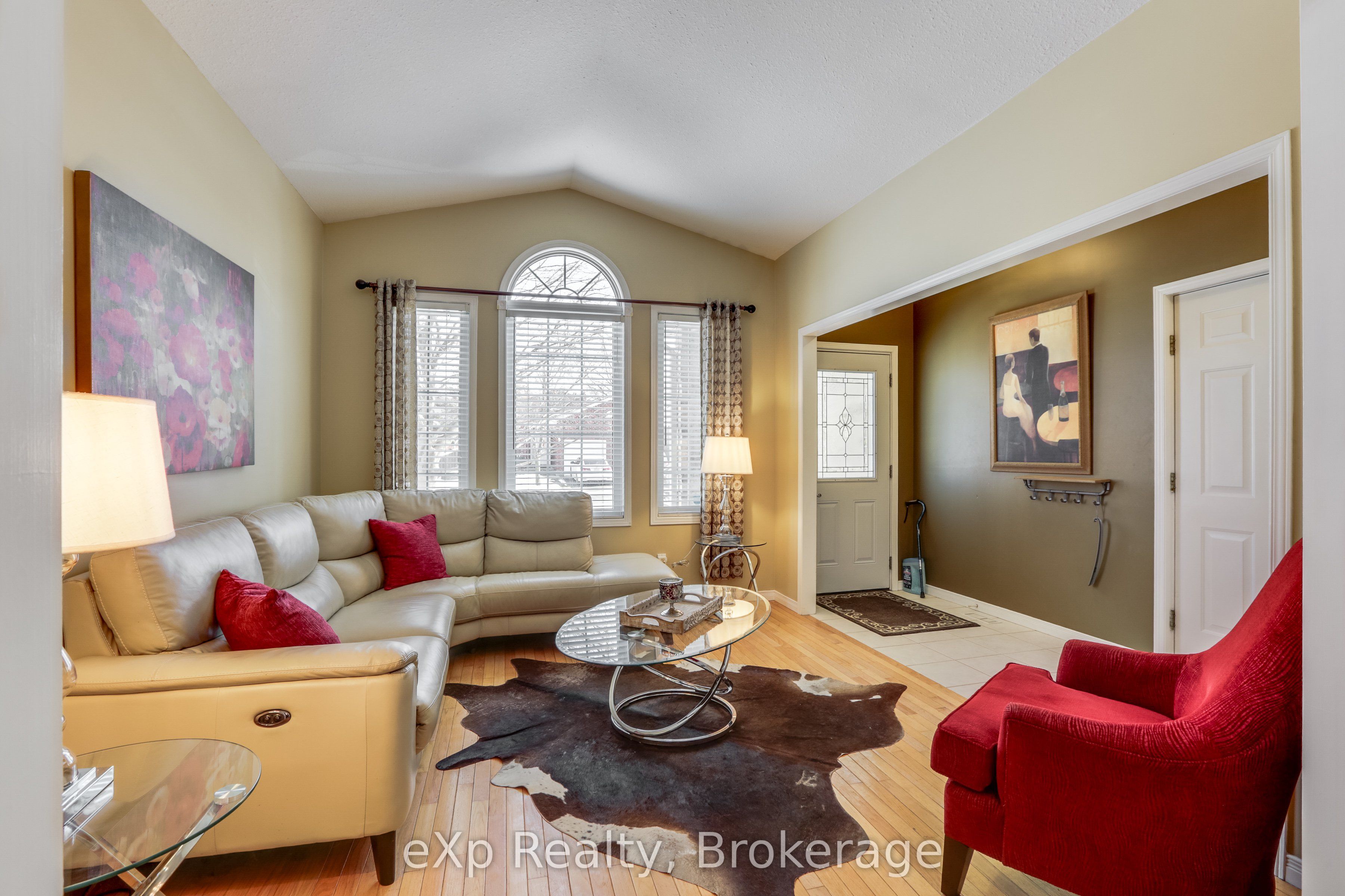 547 Forest Creek Place Property Photo 2