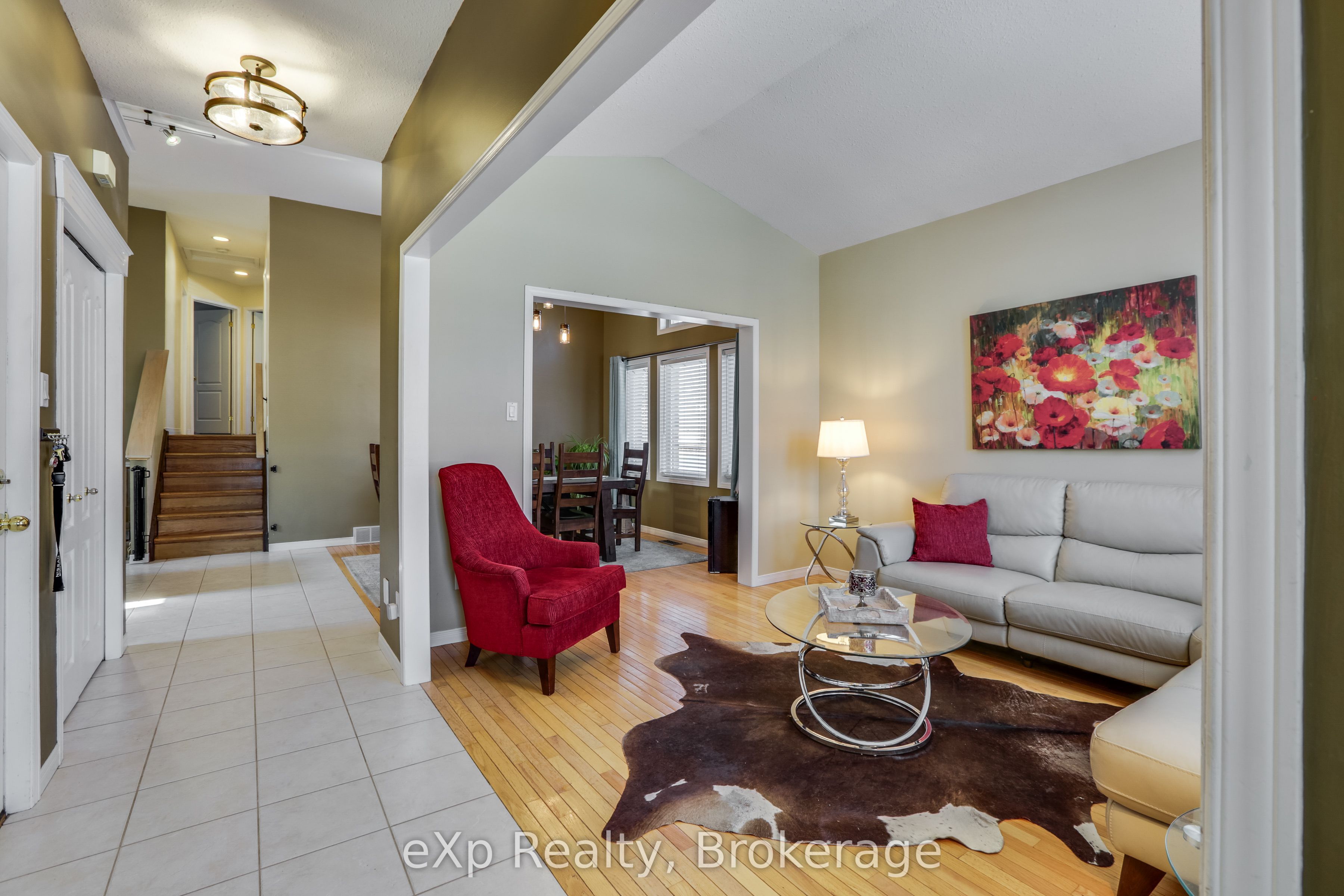 547 Forest Creek Place Property Photo 3